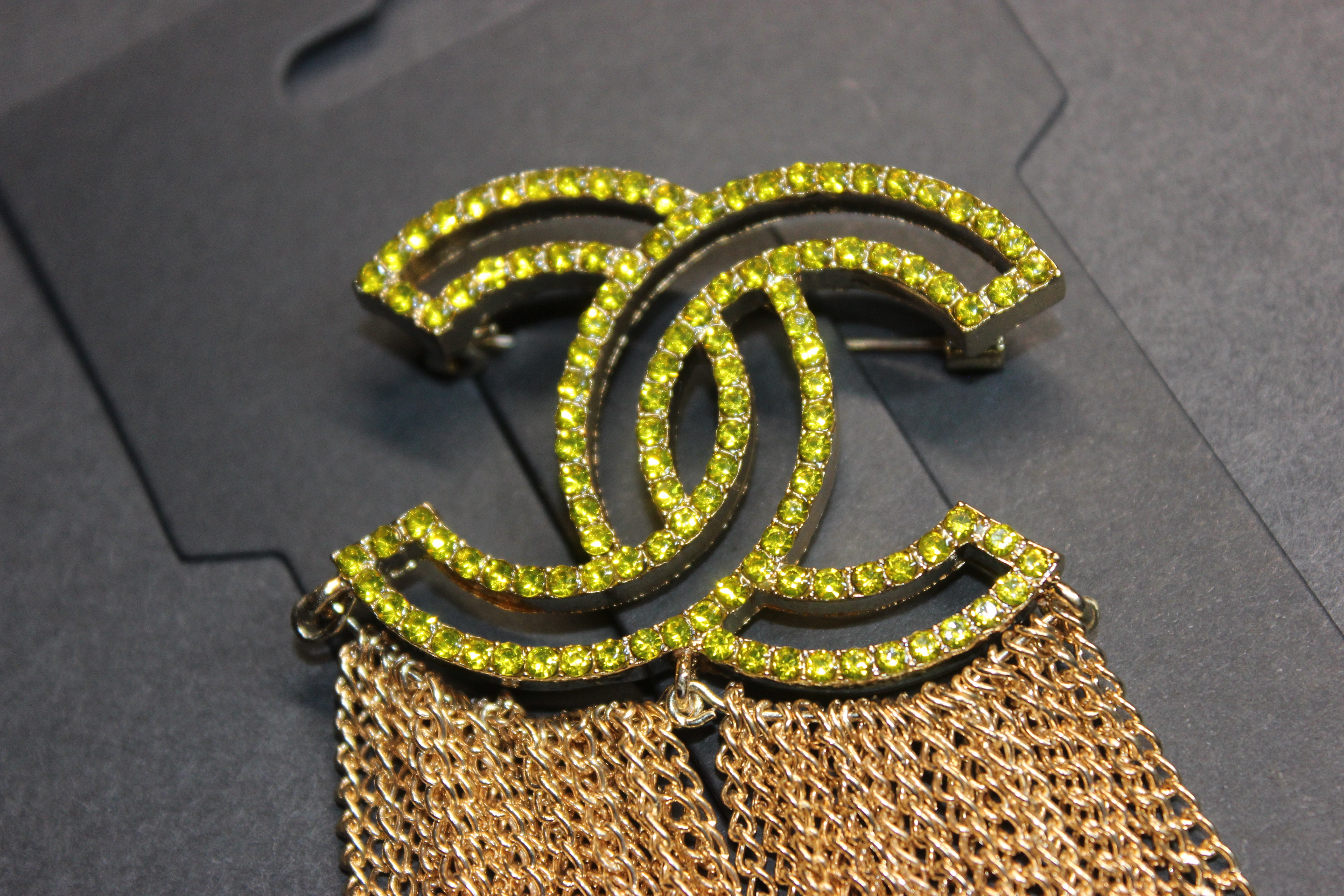Yellow & Gold Chain Brooch Pin
