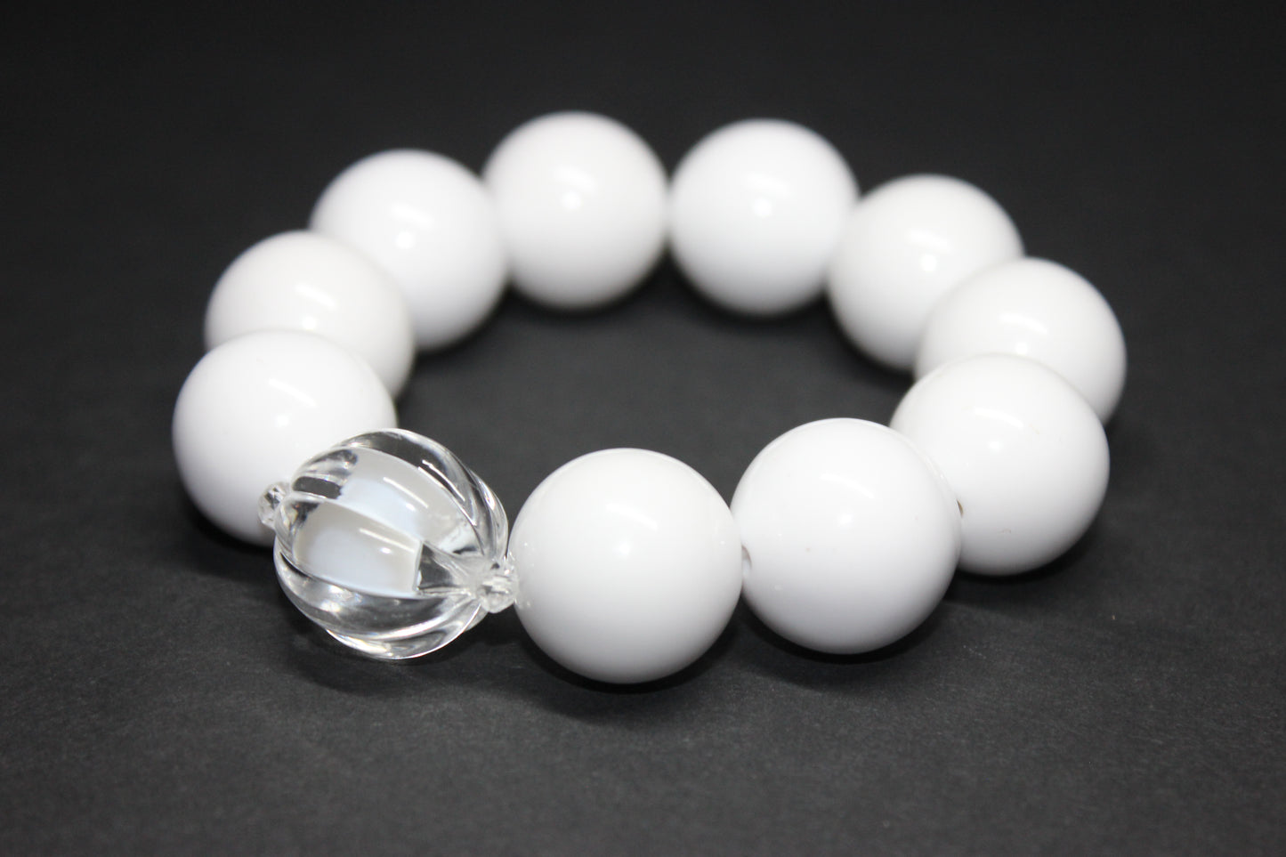 White Large Beaded Bracelet