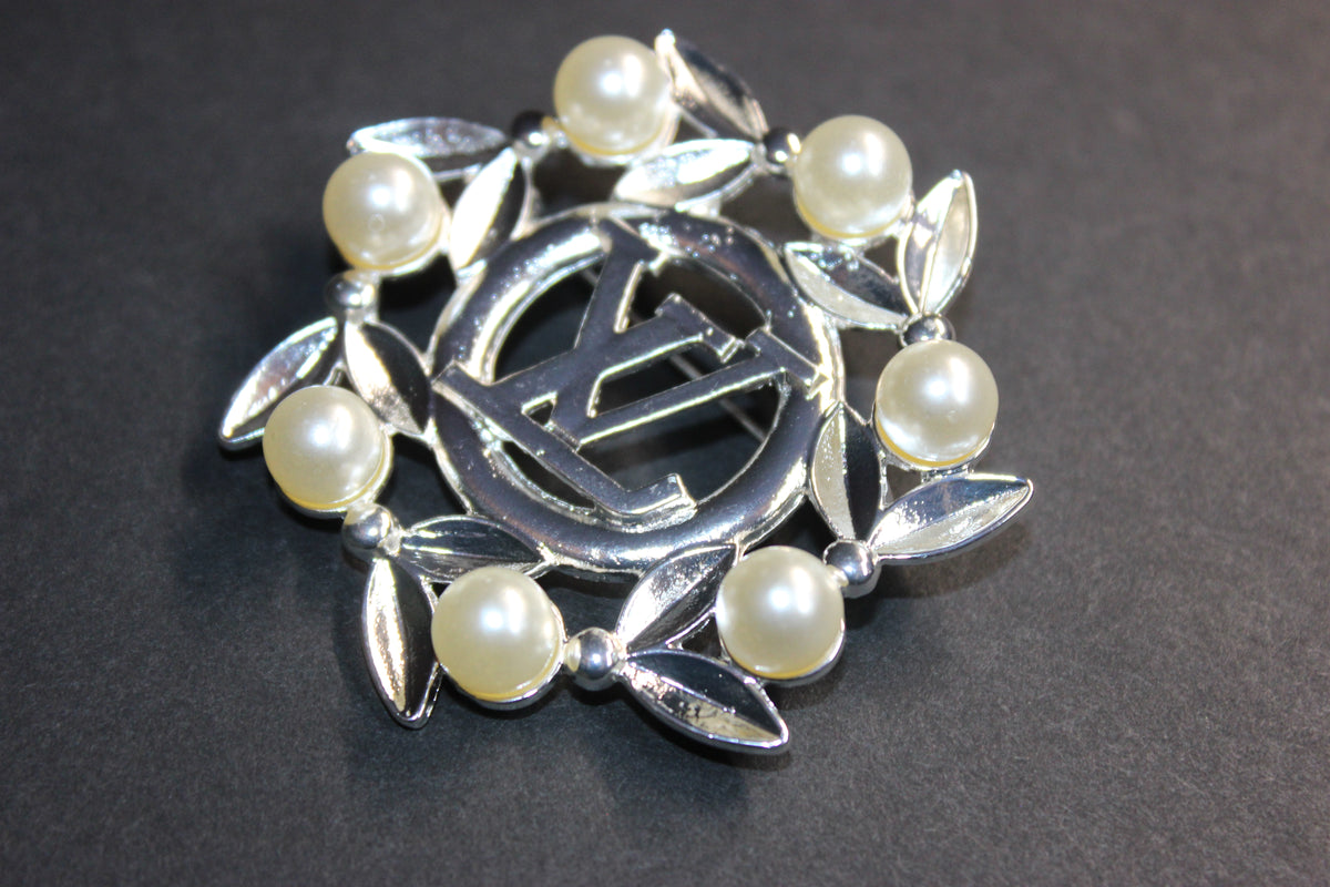 Pearl & Silver Brooch Pin