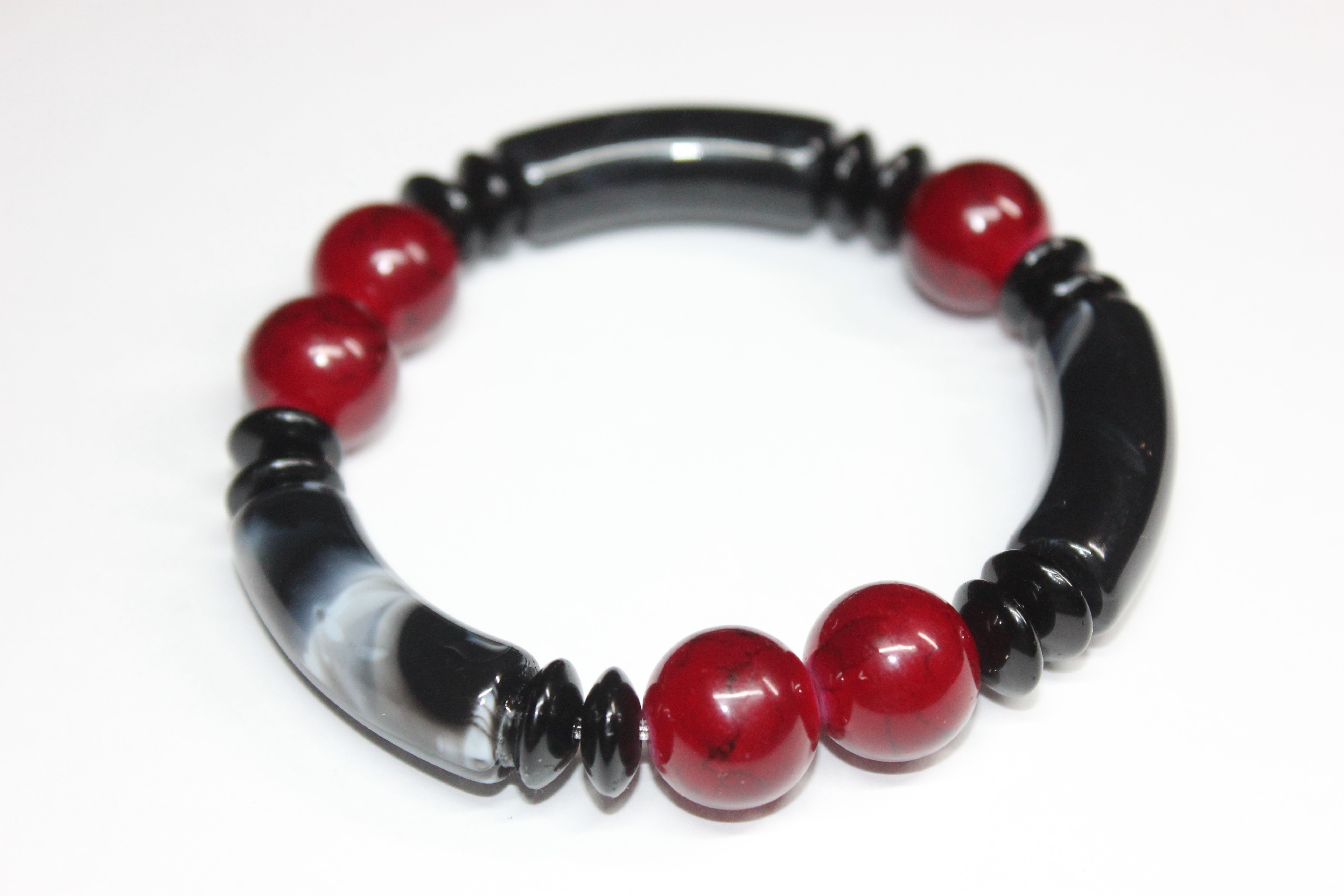 Marble Black & Red Beaded Bracelet