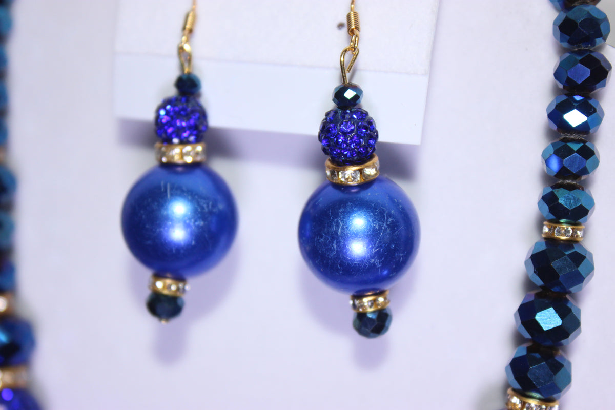 Stonewashed Blue Pearl & Rhinestone Charm Necklace Set with Earrings (Gold)