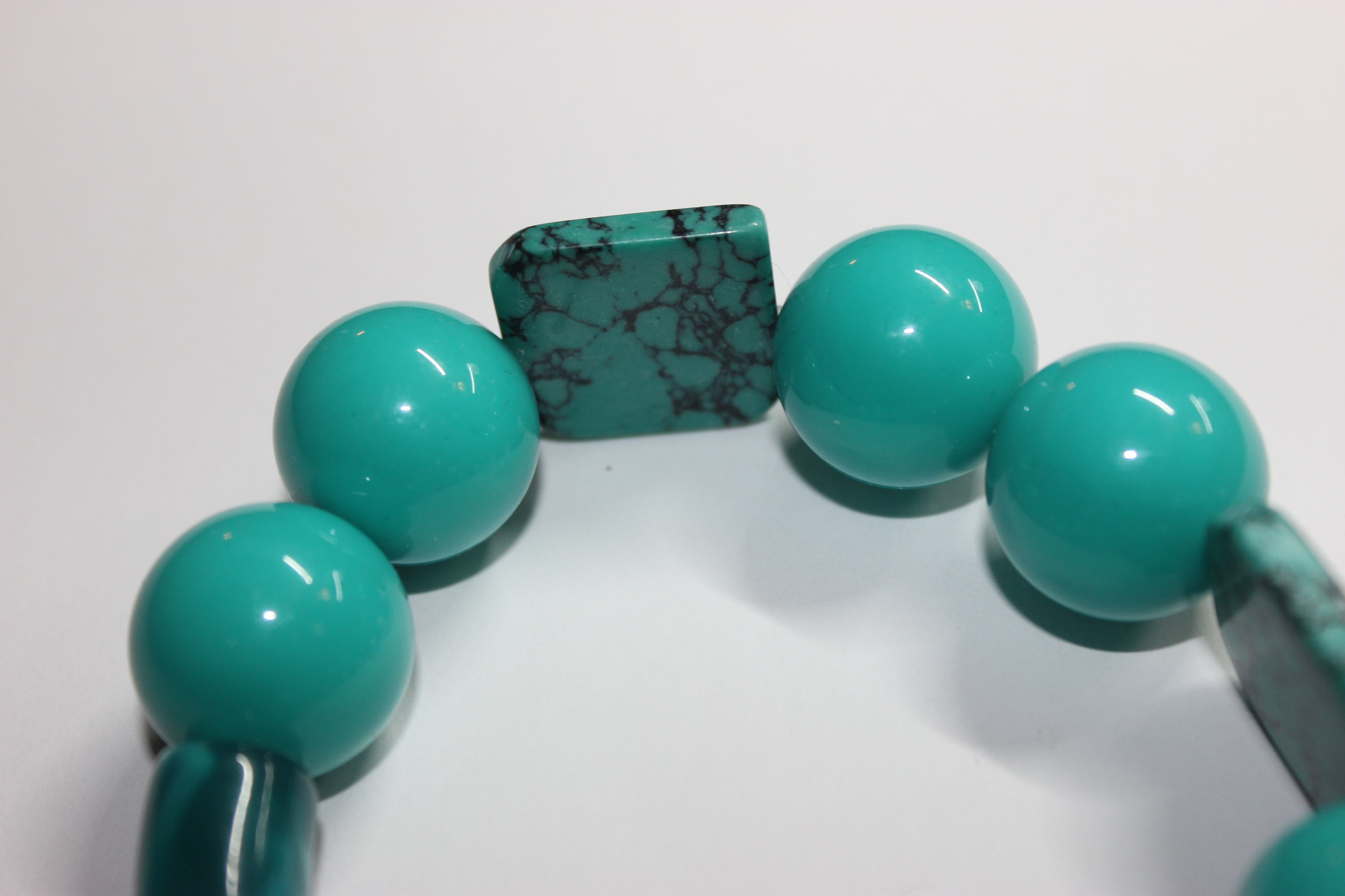 💪🏽Shades Of Turquoise Large Beaded Bracelet