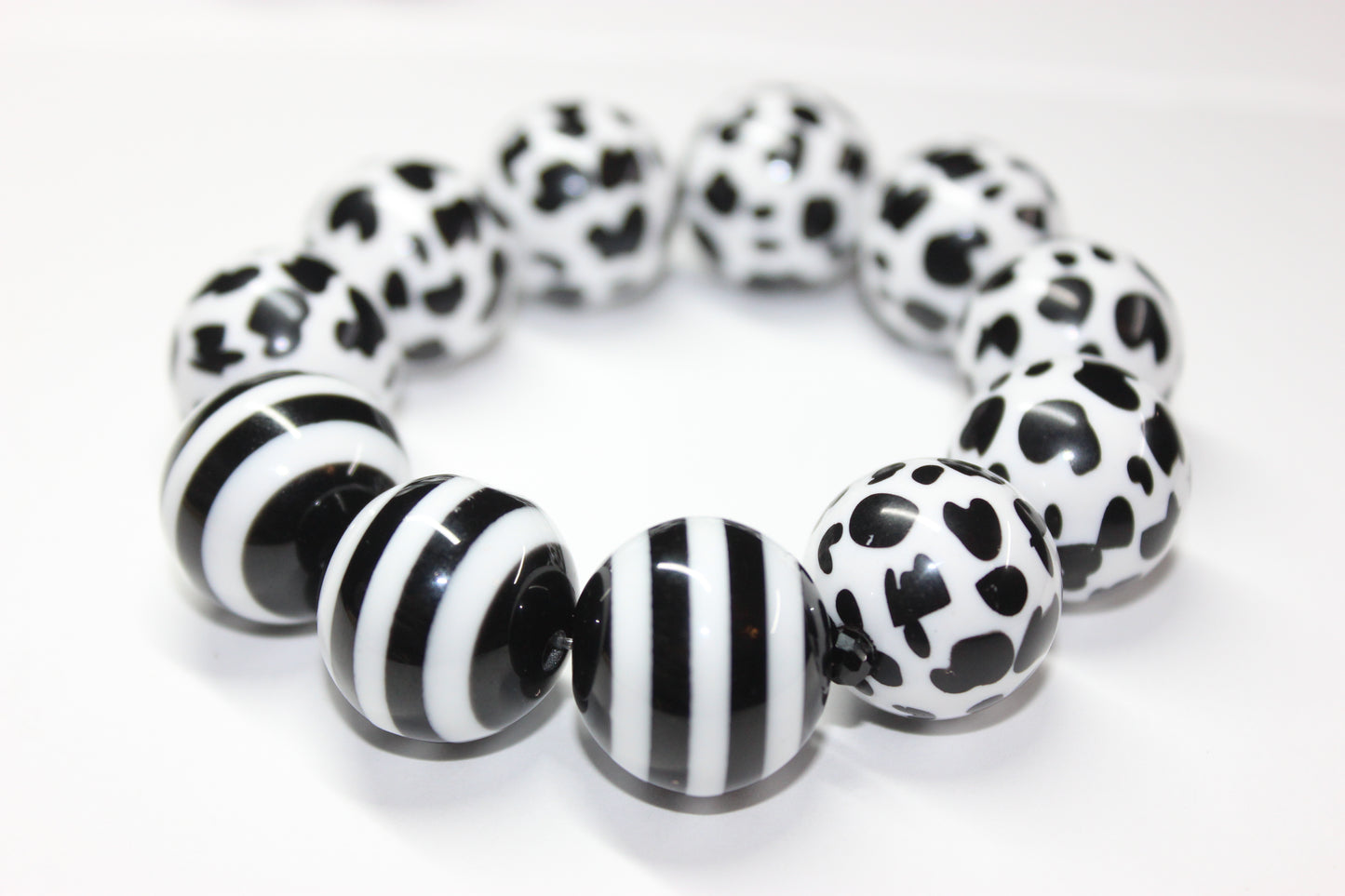 Black & White Large Beaded Bracelet