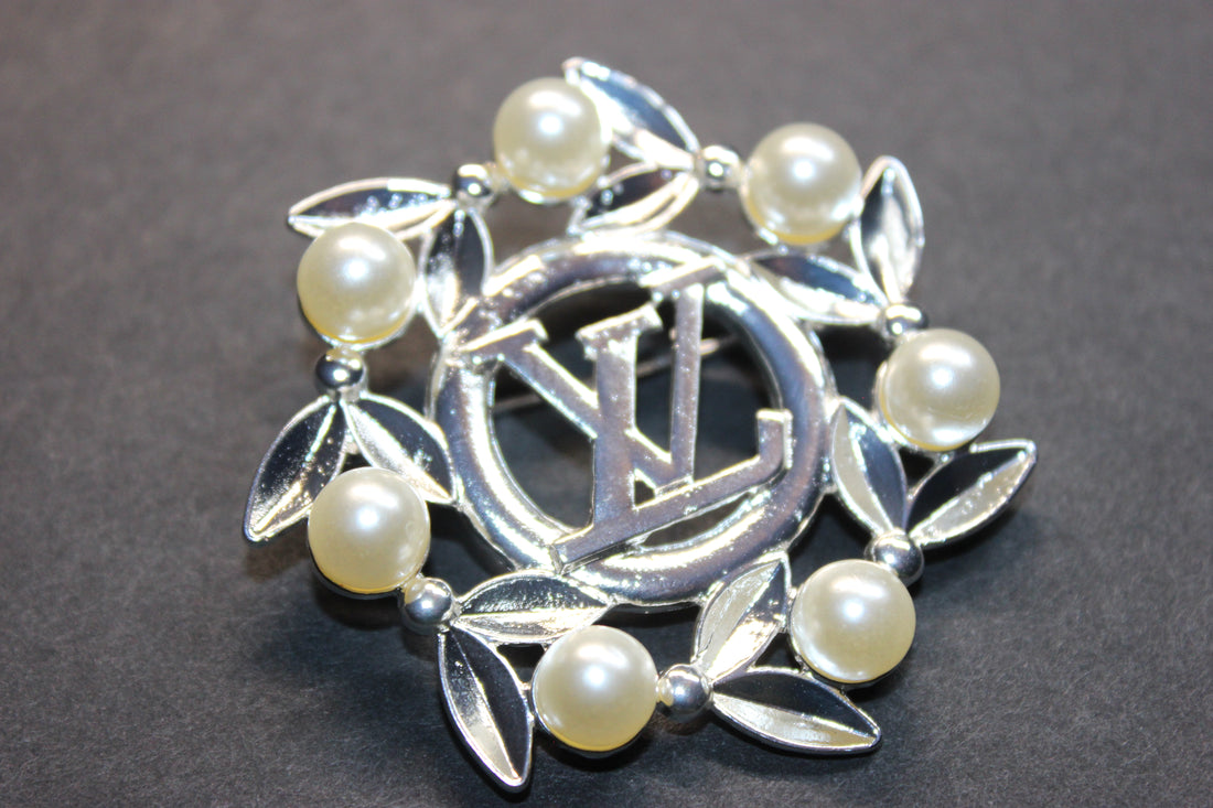 Pearl & Silver Brooch Pin