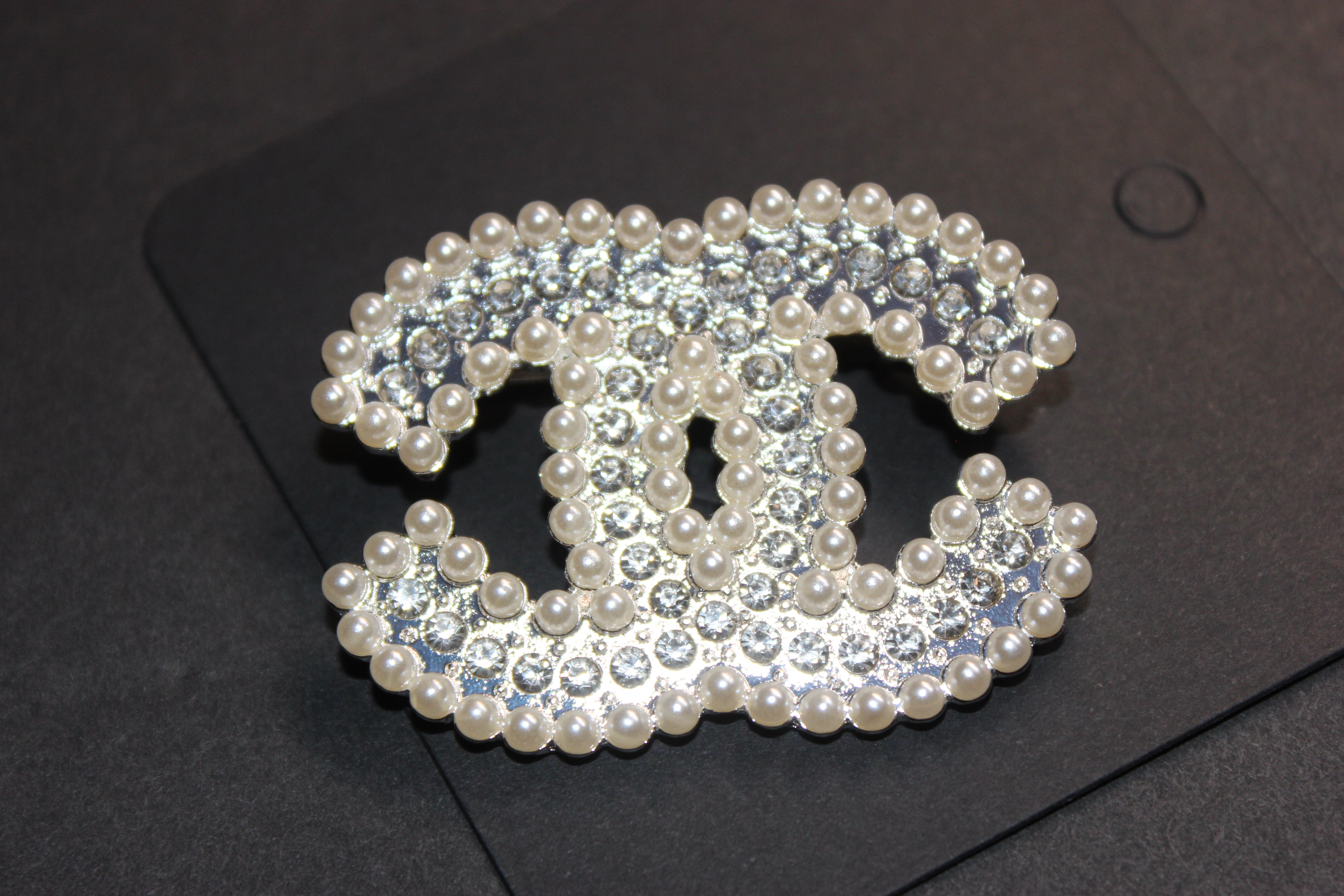Pearl & Silver Brooch Pin