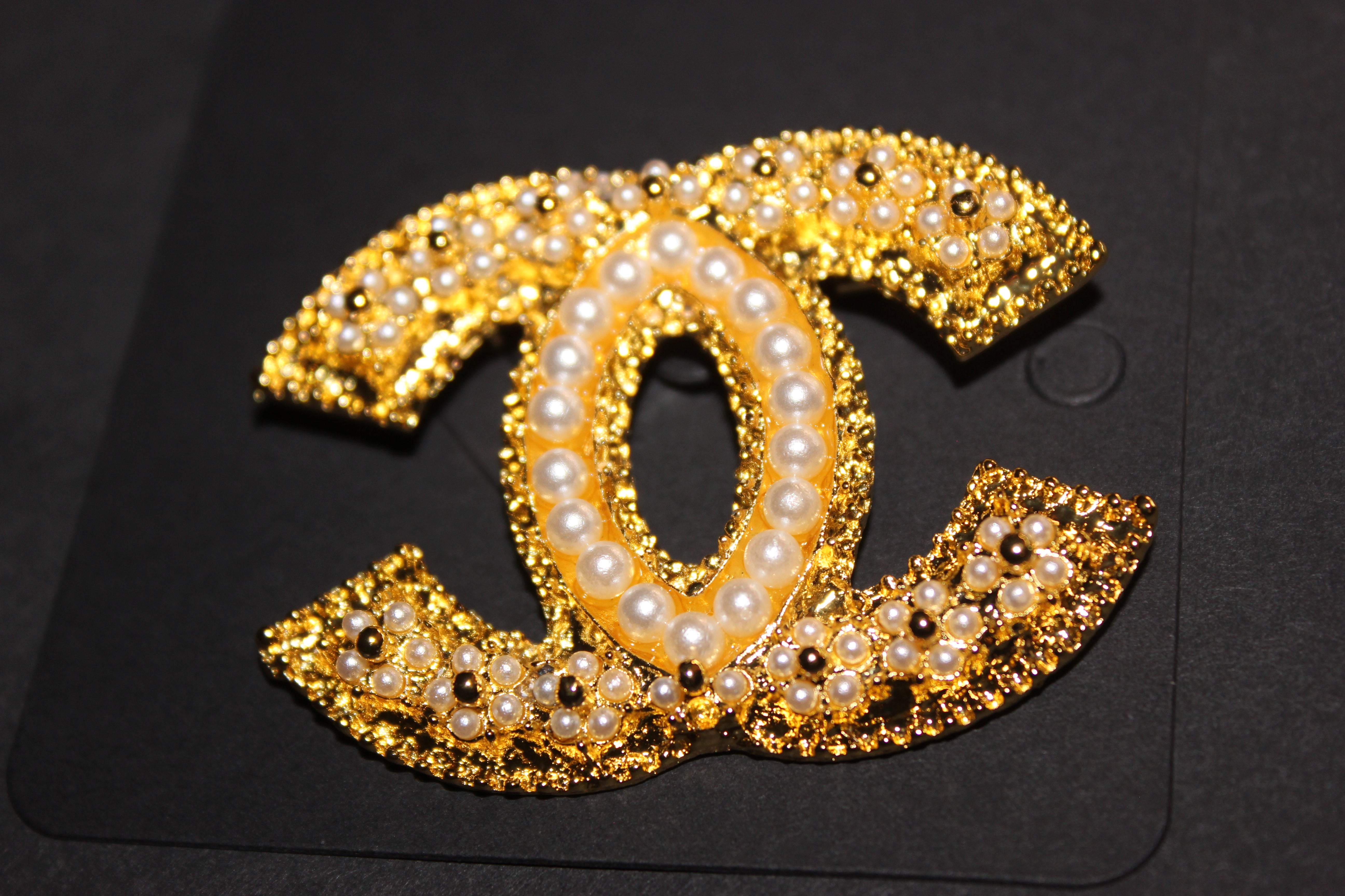 Gold & Pearl Brooch Pin