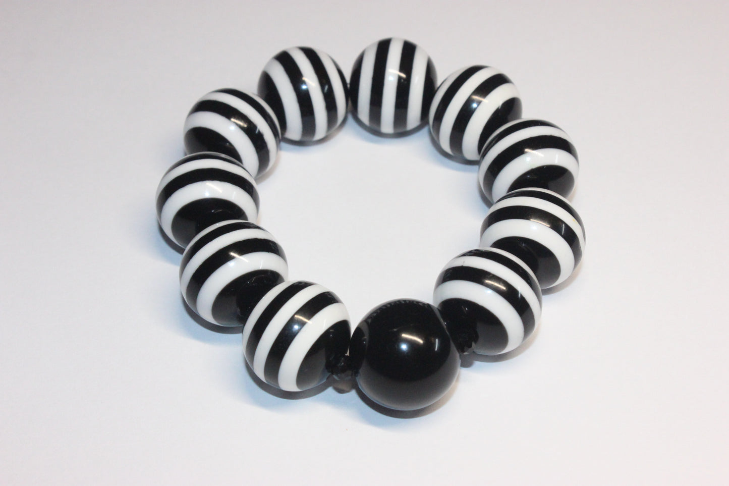 Black & White Large Beaded Bracelet