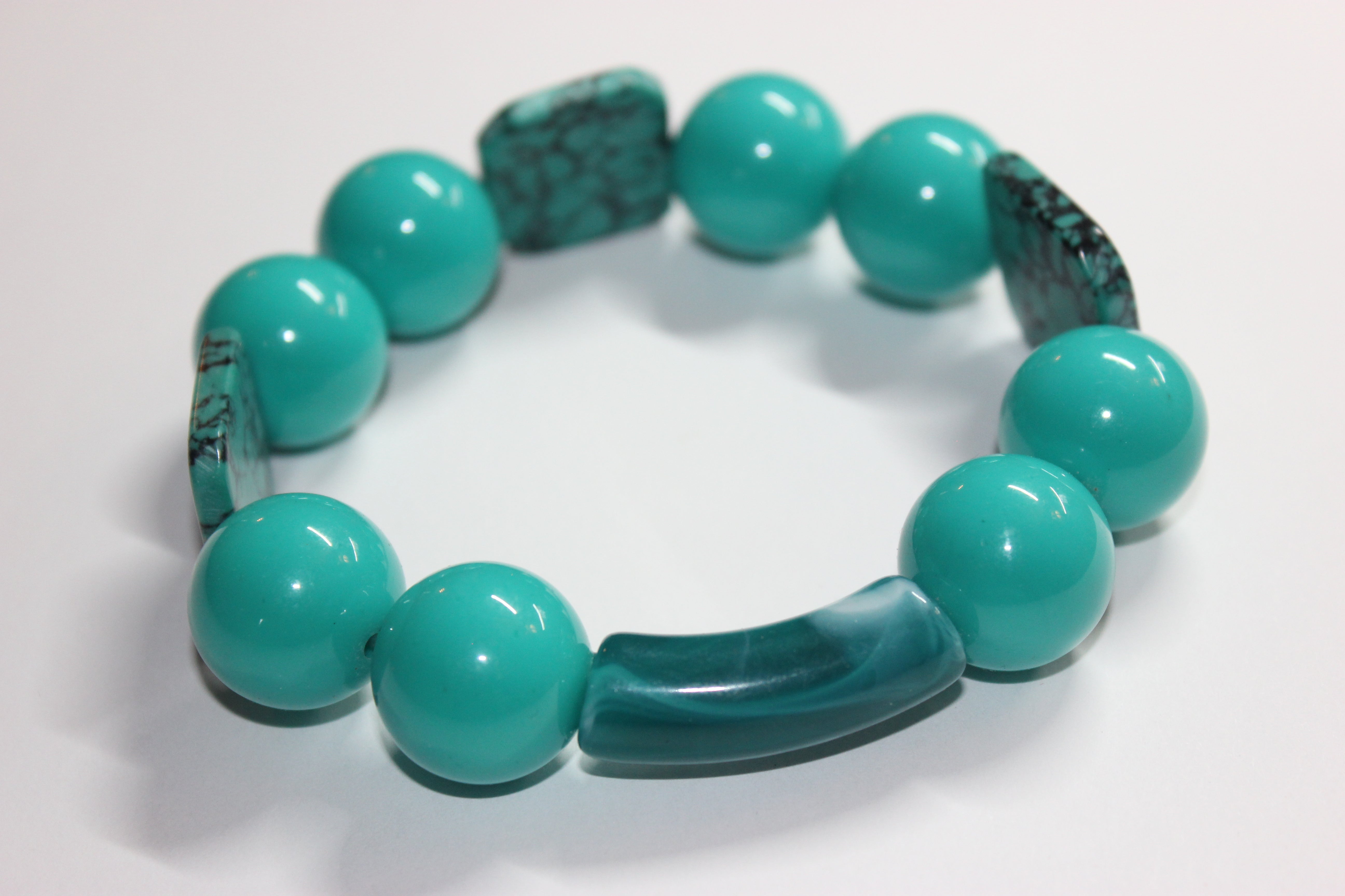 💪🏽Shades Of Turquoise Large Beaded Bracelet