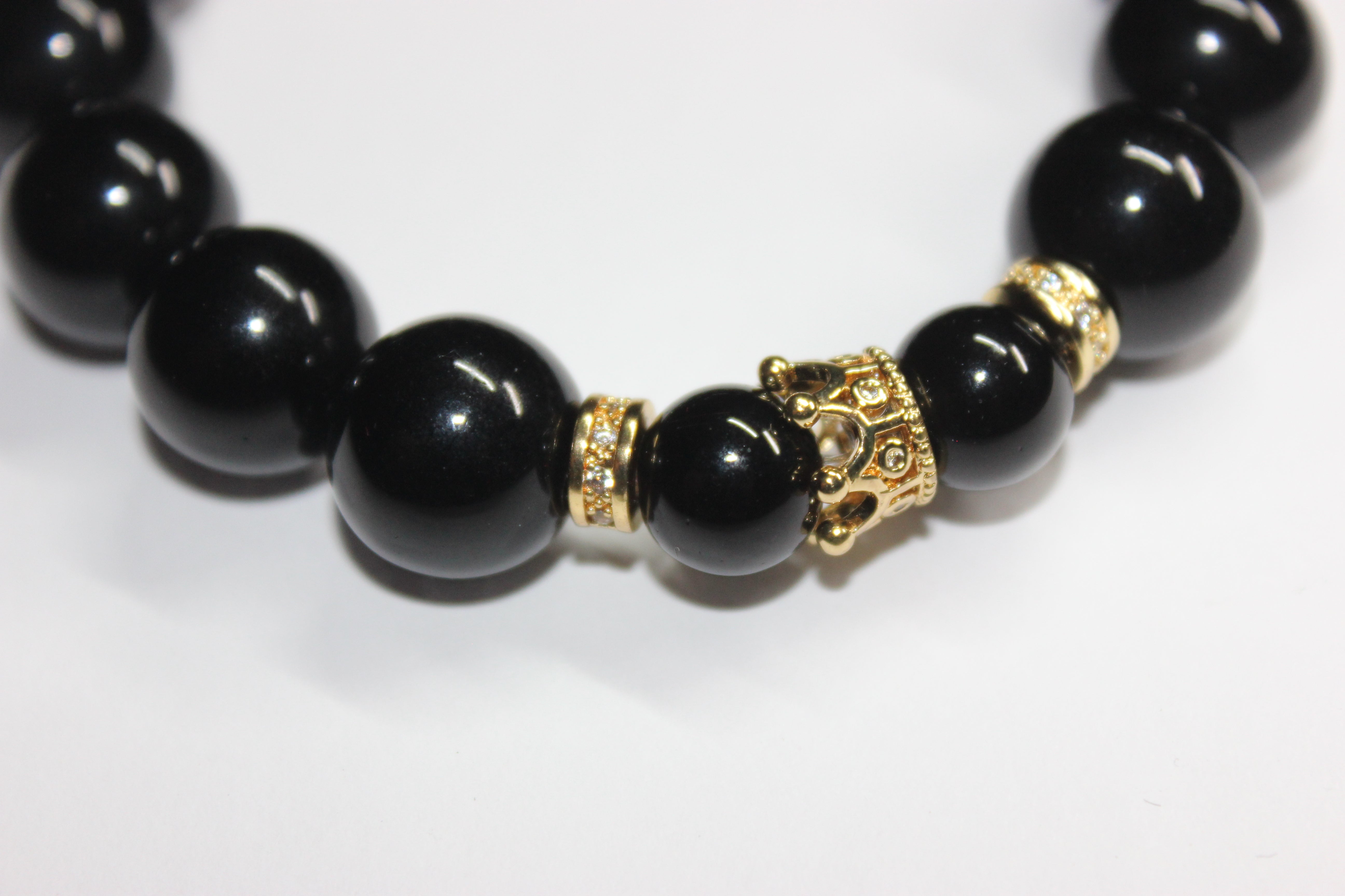 💪🏽 MENSWEAR 💪🏽  Black & Gold Crown Charm Bracelet