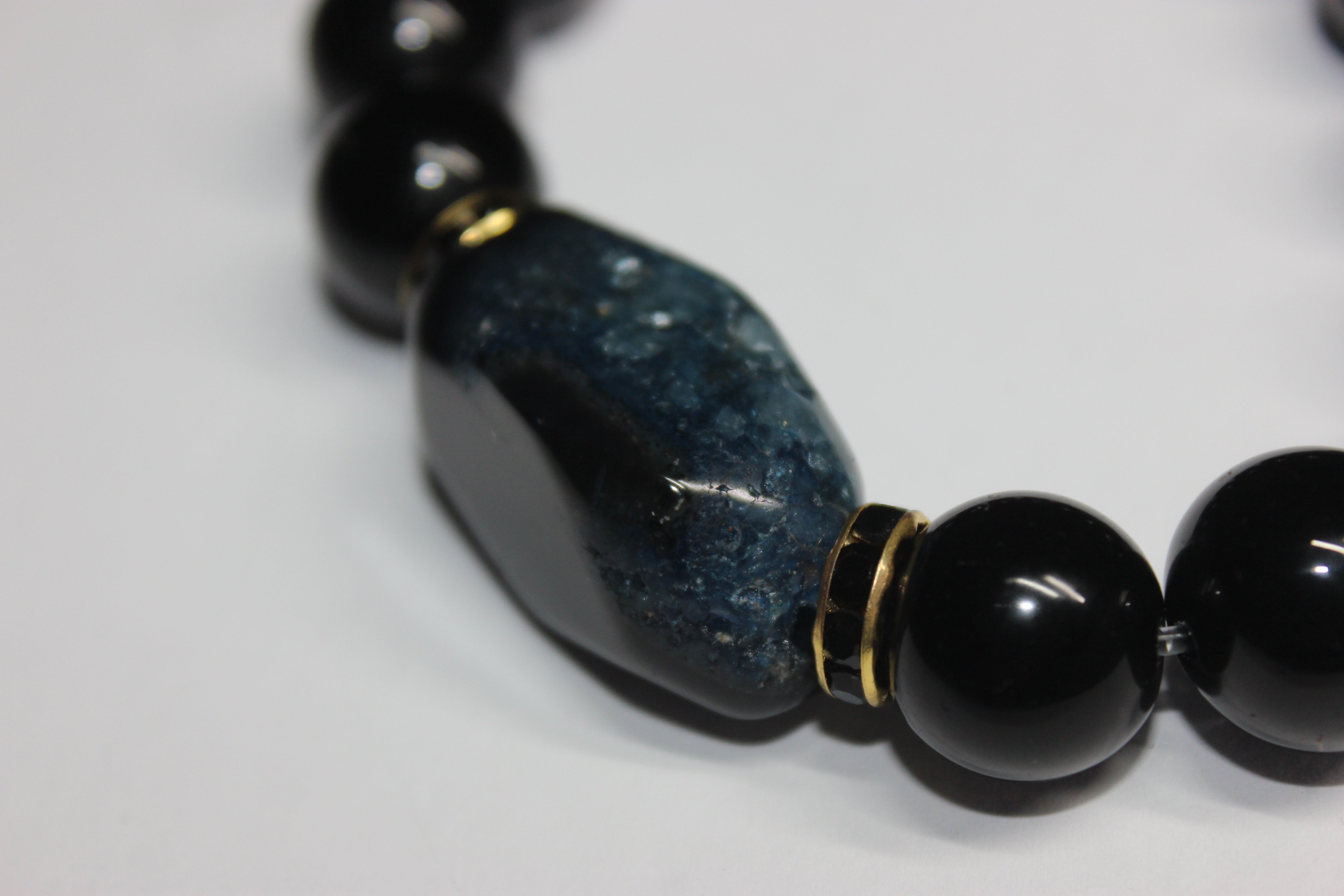 Artré Black Beaded Bracelet with Gold
