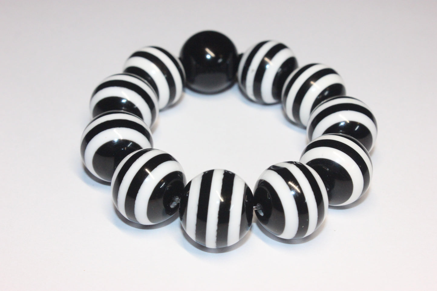 Black & White Large Beaded Bracelet