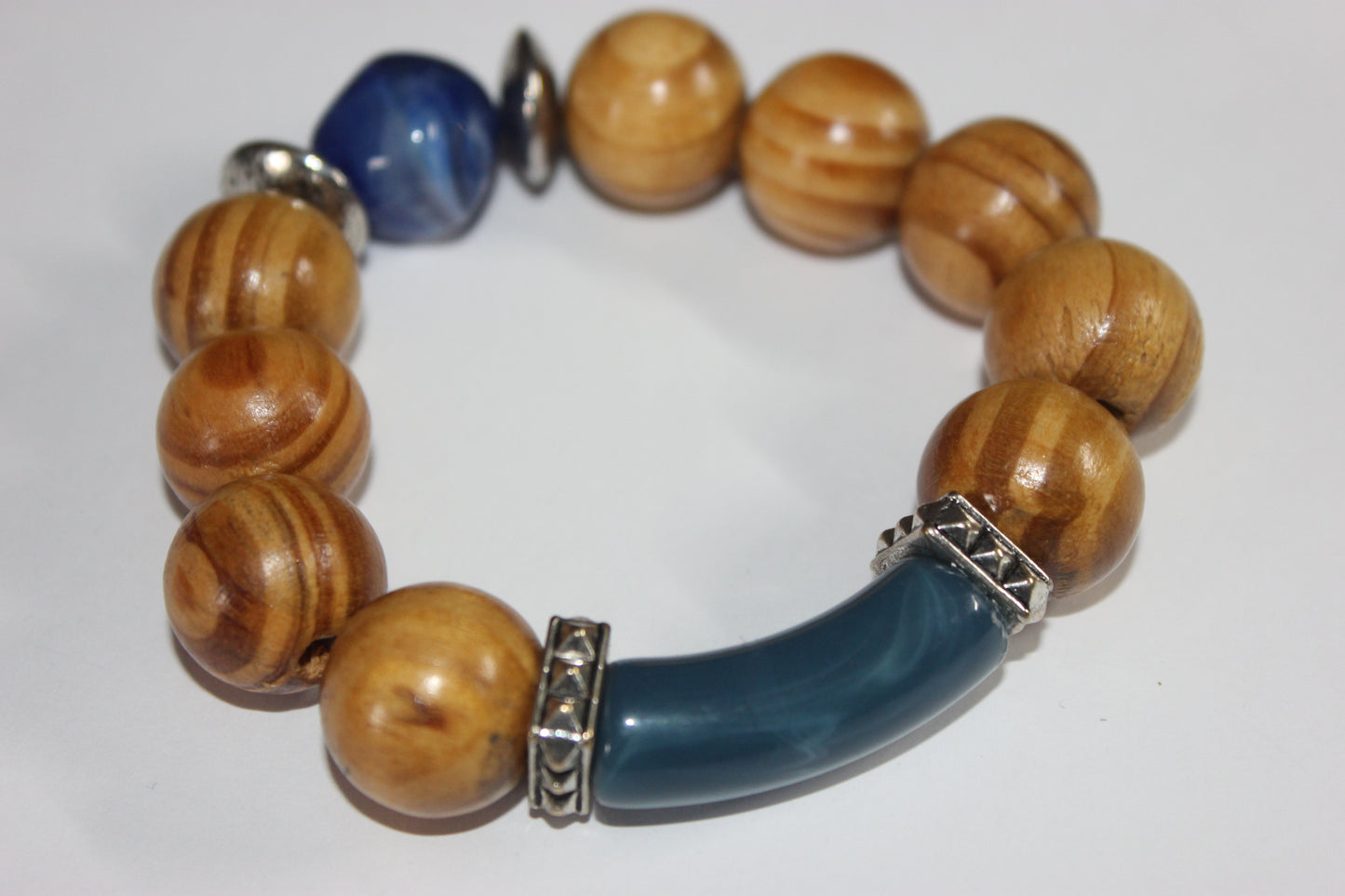 💪🏽MENSWEAR💪🏽 Tan & Blue Wood Beaded Bracelet