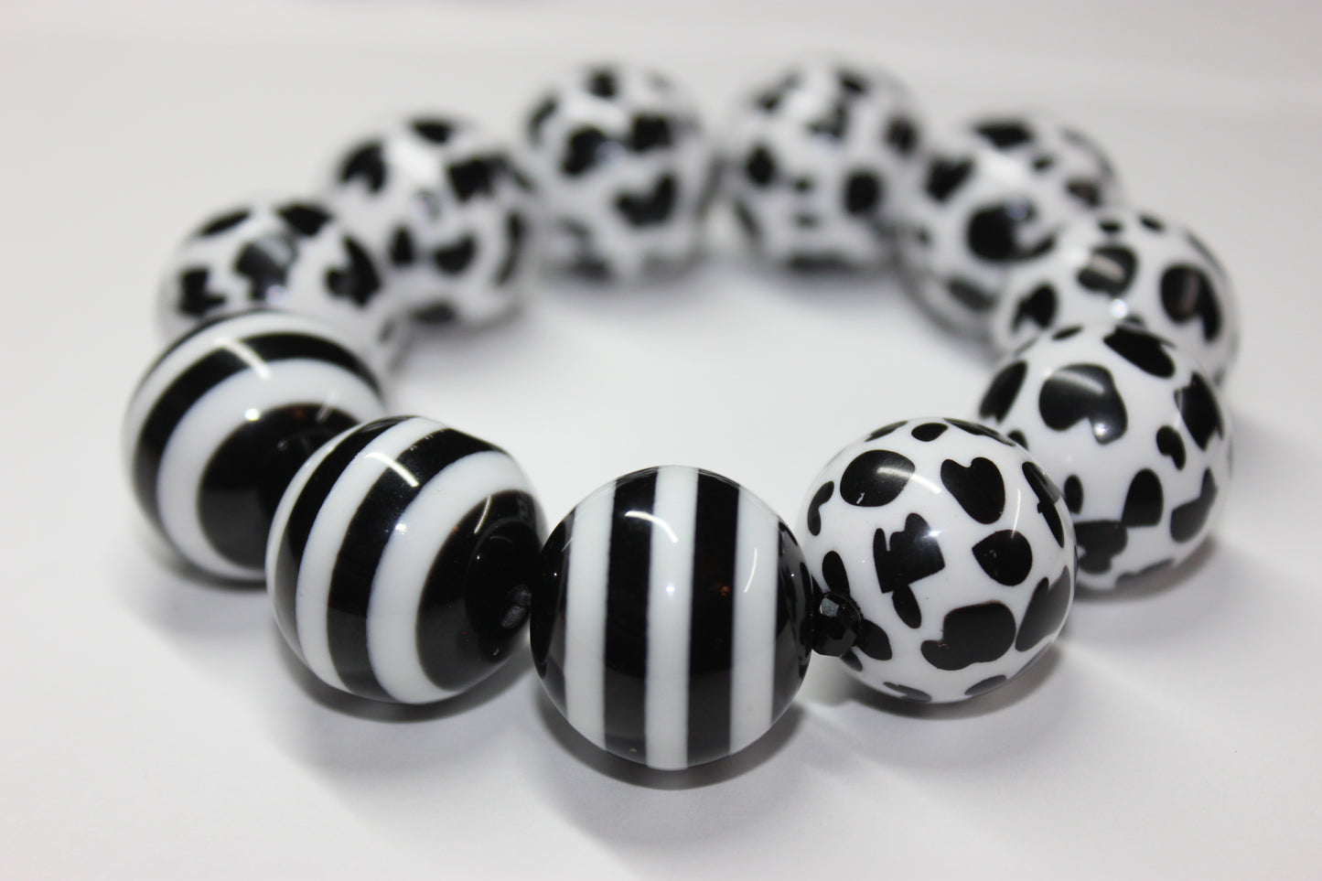 Black & White Large Beaded Bracelet
