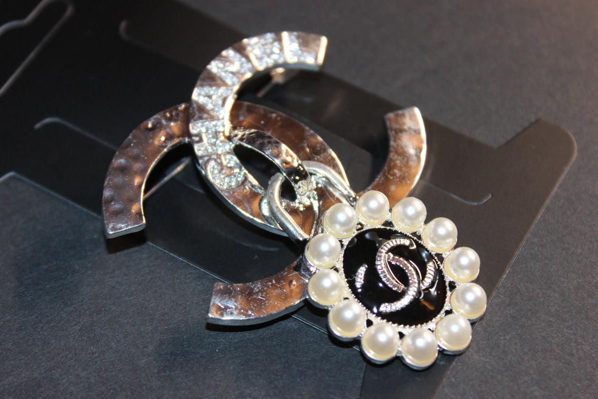 Silver Pearl With Black Brooch Pin