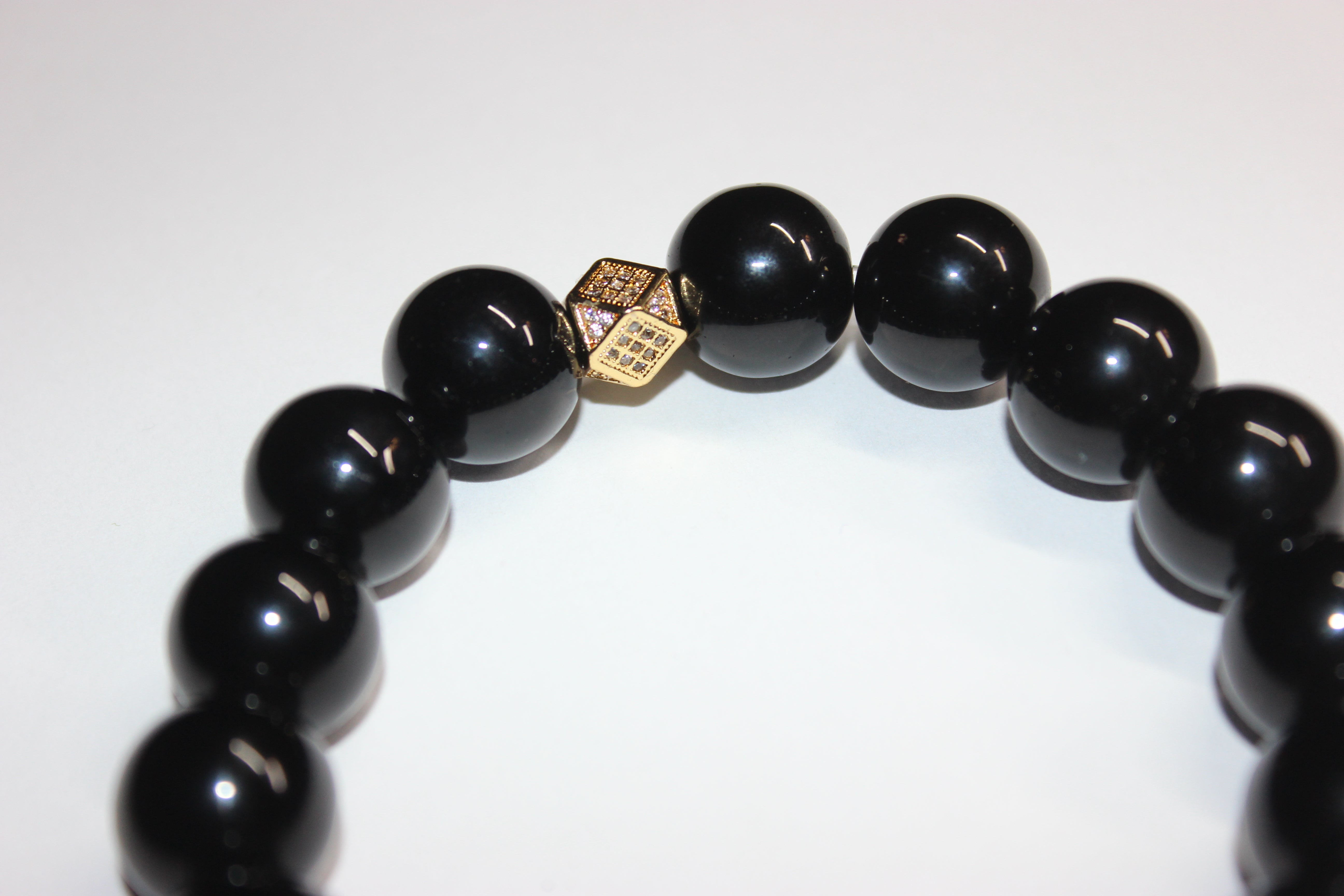 💪🏽MENSWEAR💪🏽 Black & Gold Upright Crown Bracelet