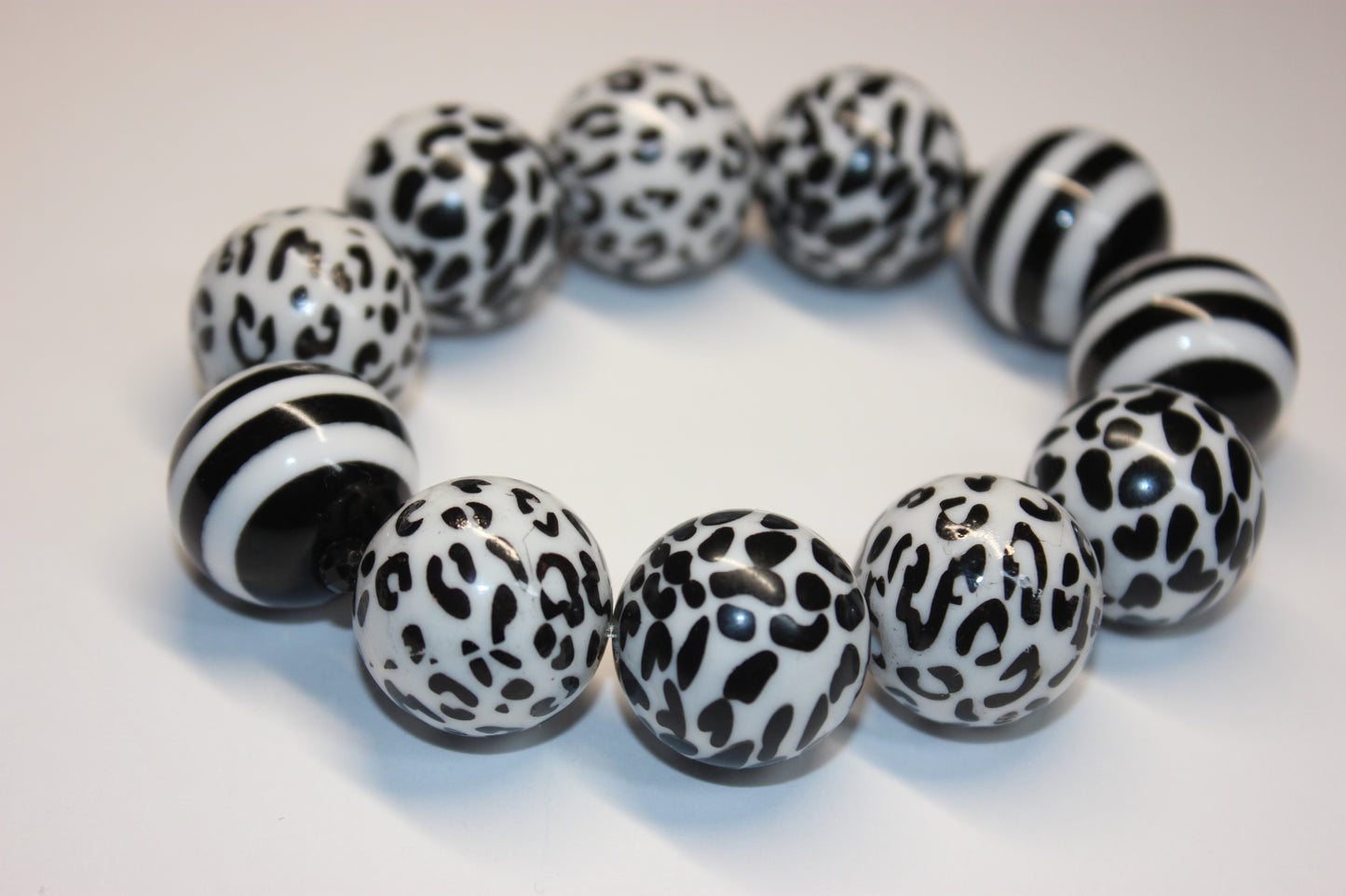 Black & White Large Beaded Bracelet
