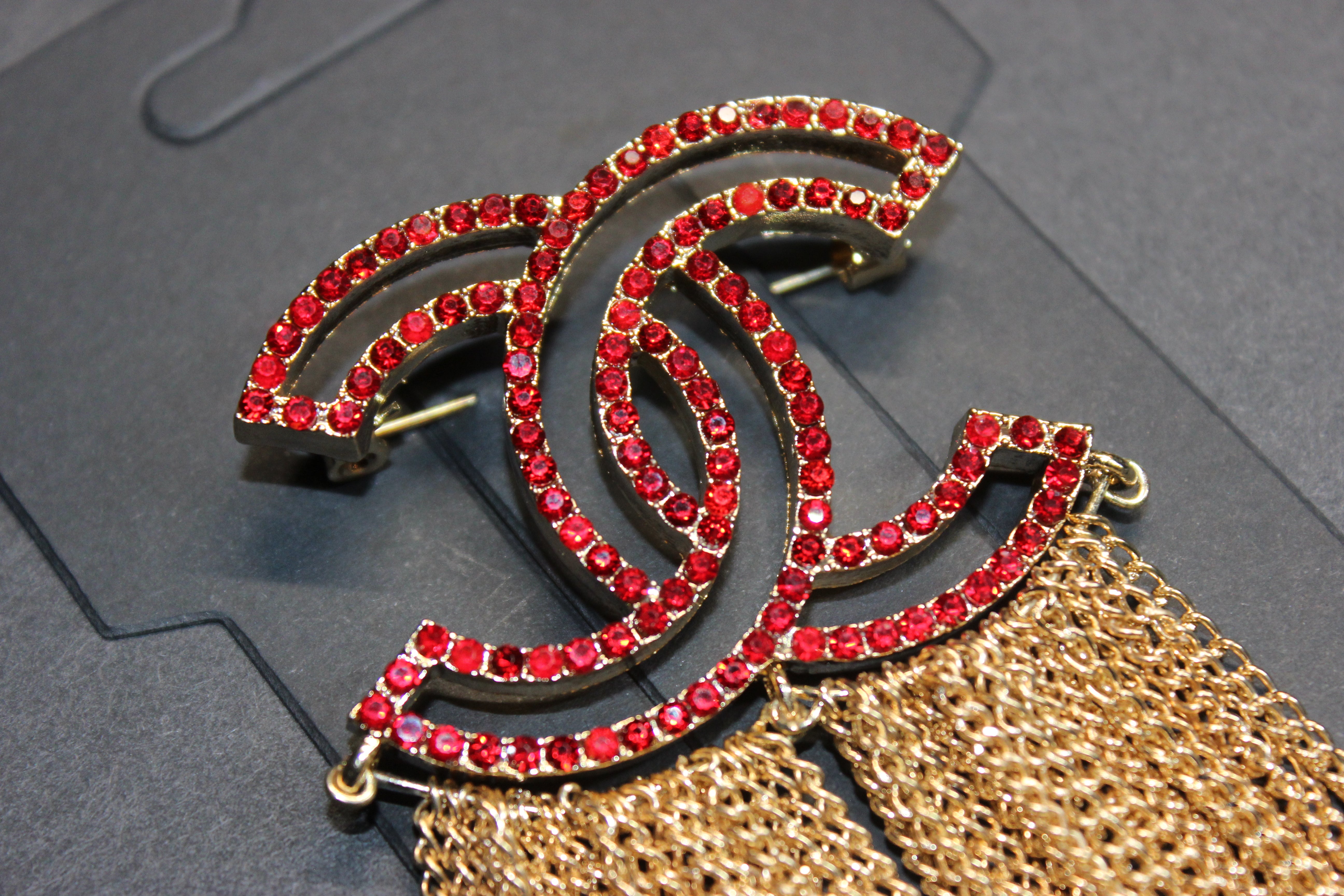 Red & Gold Chain Brooch Pin