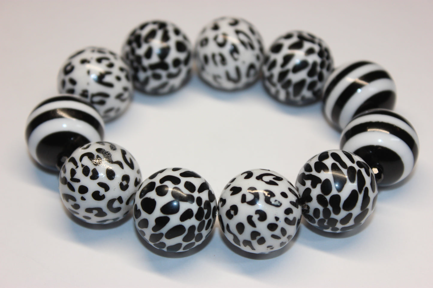 Black & White Large Beaded Bracelet
