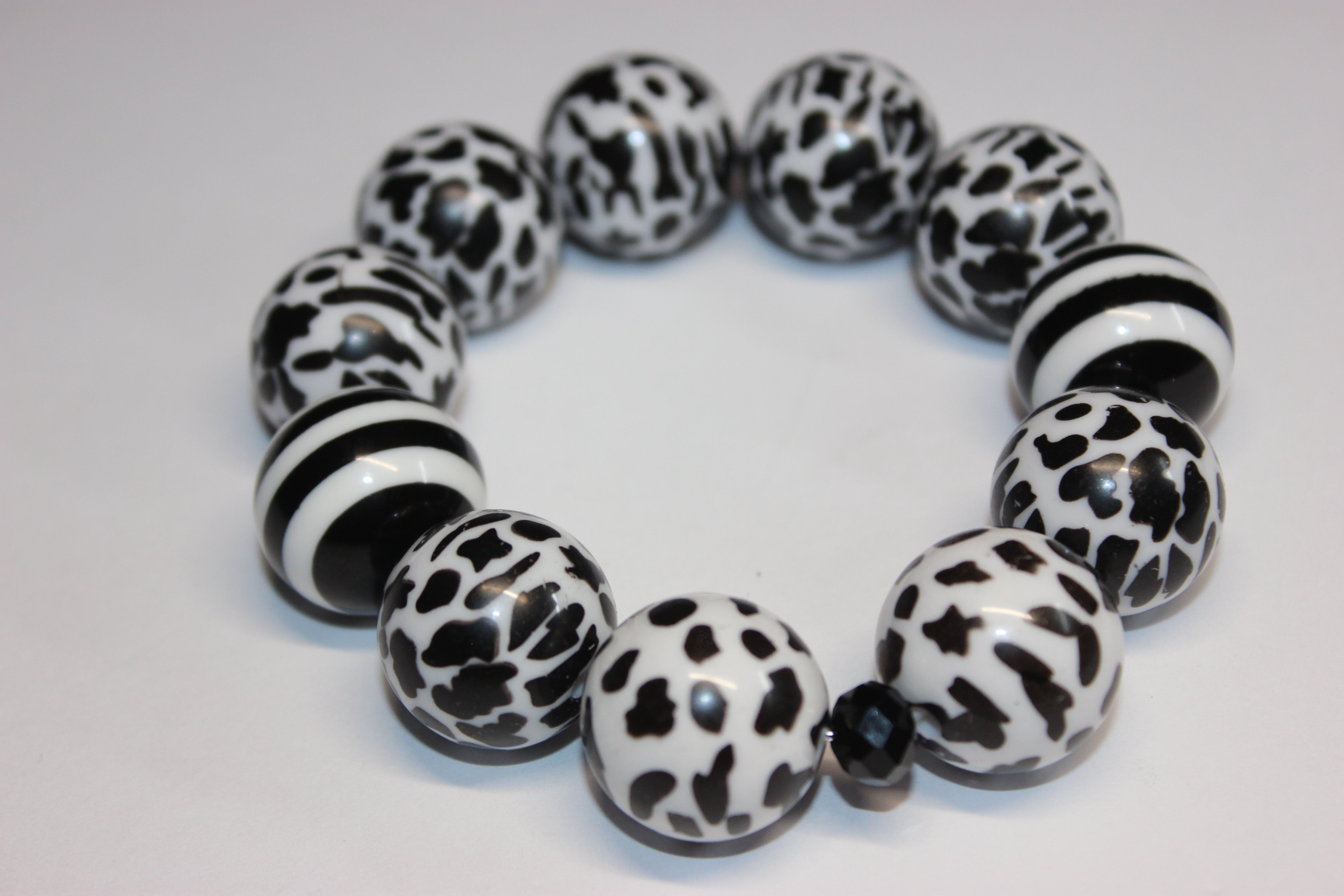 Black & White Large Beaded Bracelet