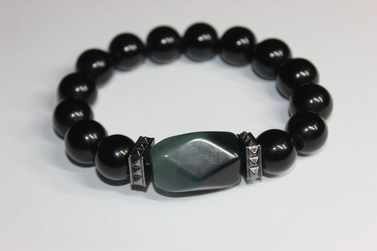 💪🏽MENSWEAR💪🏽 Black With Green Beaded Bracelet
