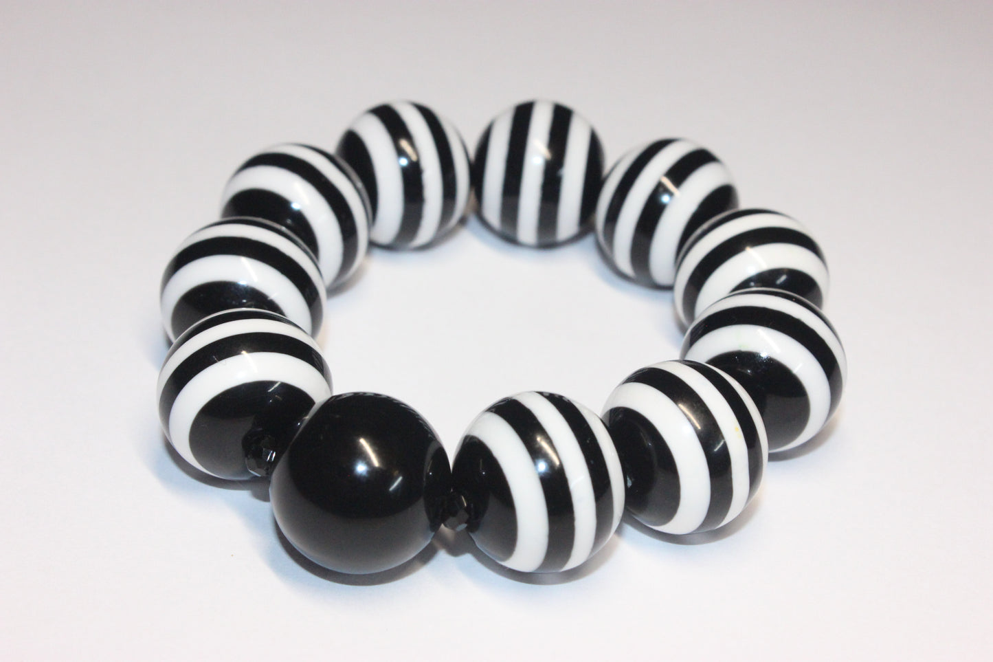 Black & White Large Beaded Bracelet