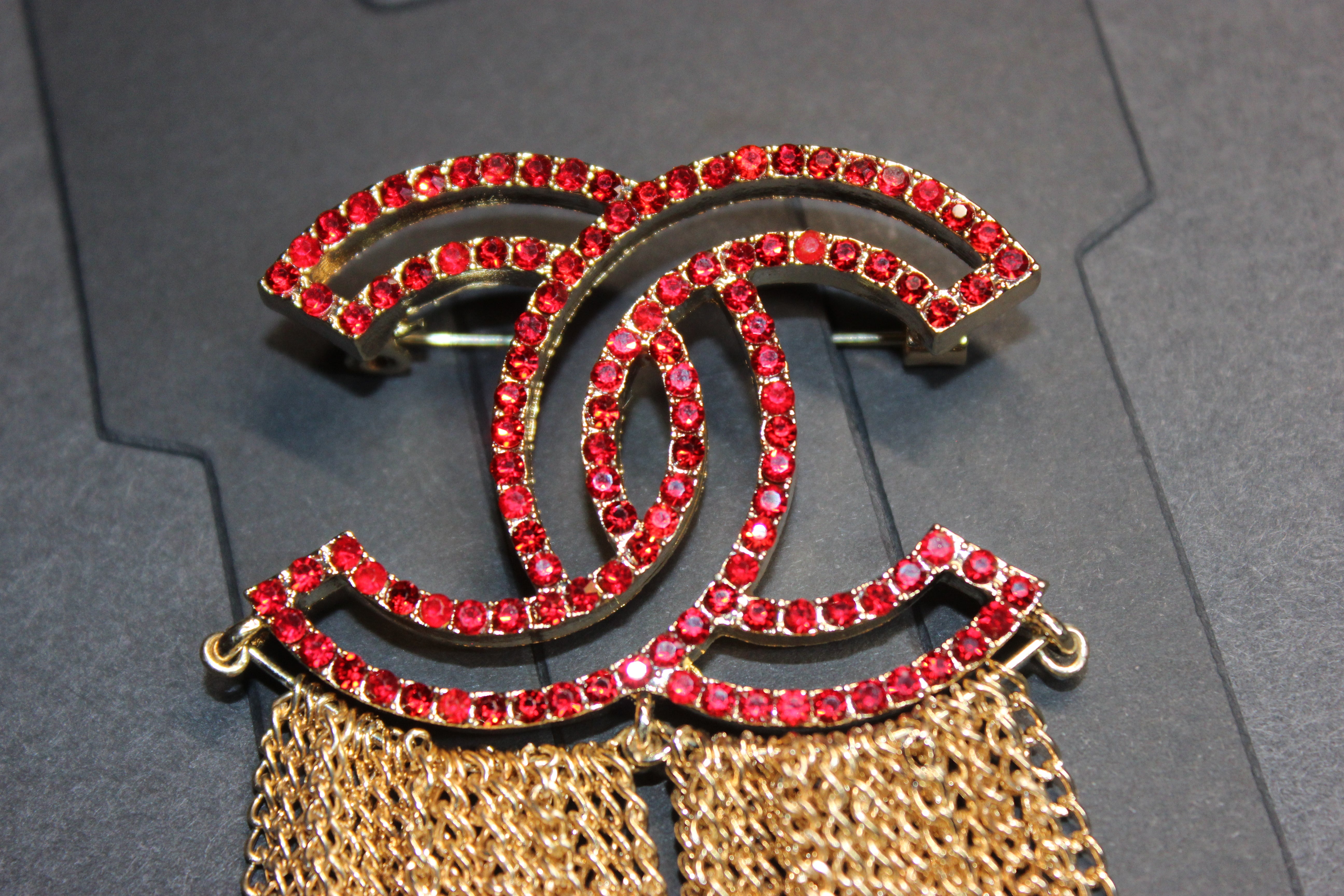 Red & Gold Chain Brooch Pin