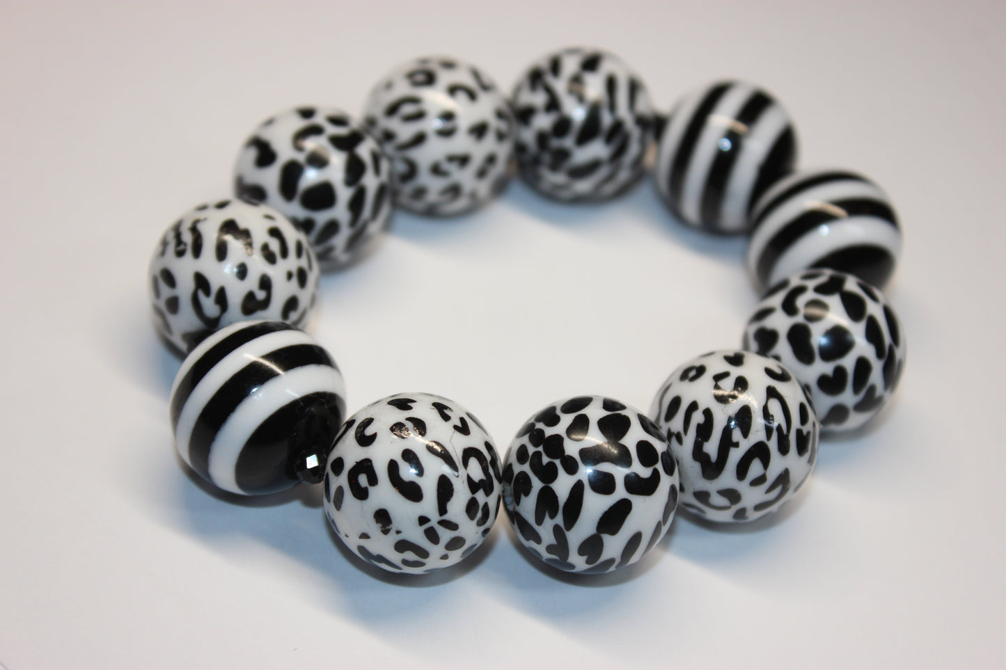 Black & White Large Beaded Bracelet