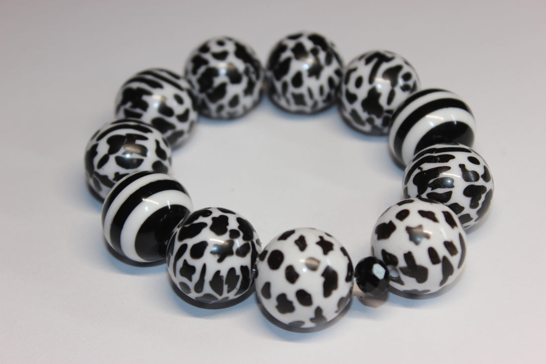 Black & White Large Beaded Bracelet
