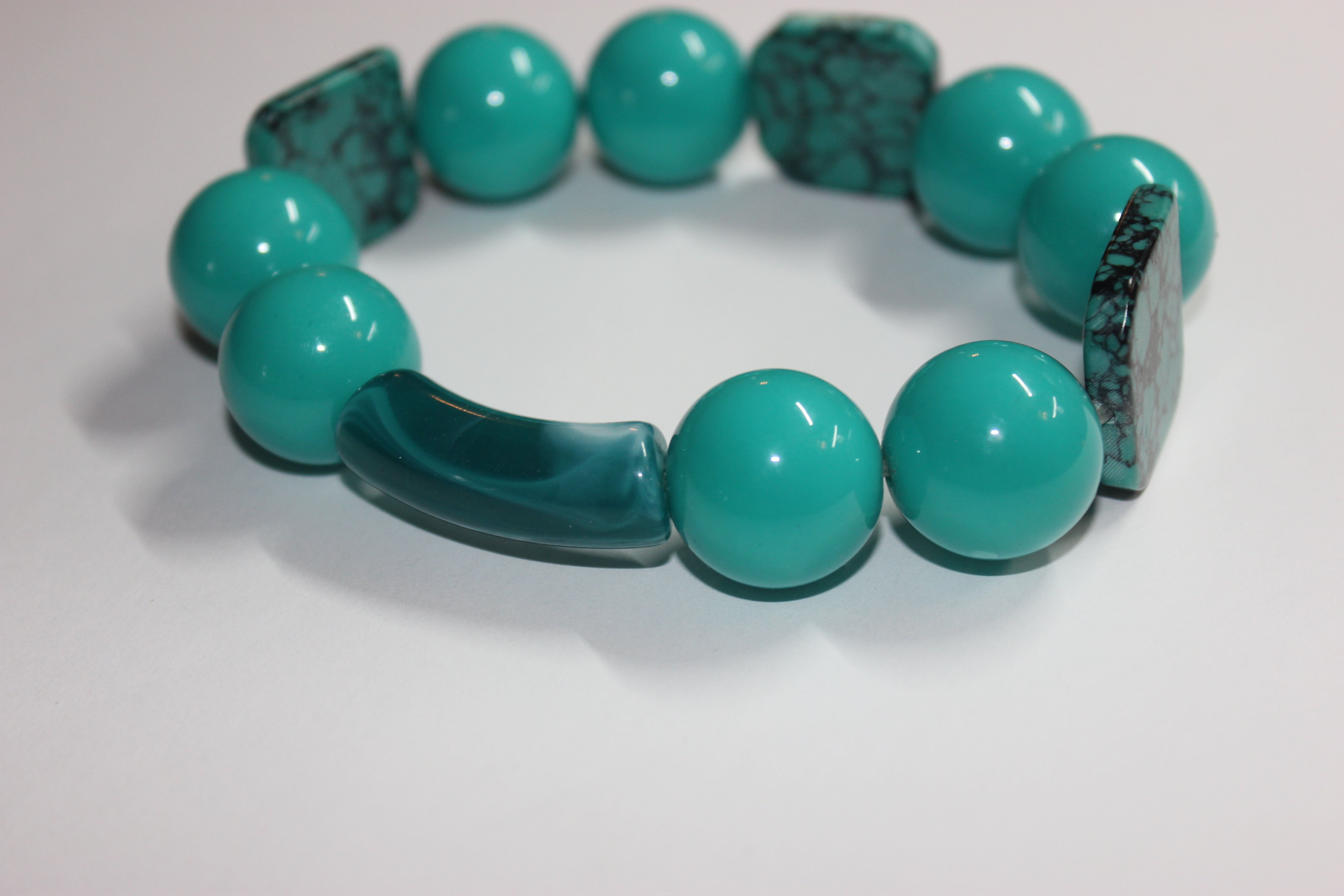 💪🏽Shades Of Turquoise Large Beaded Bracelet