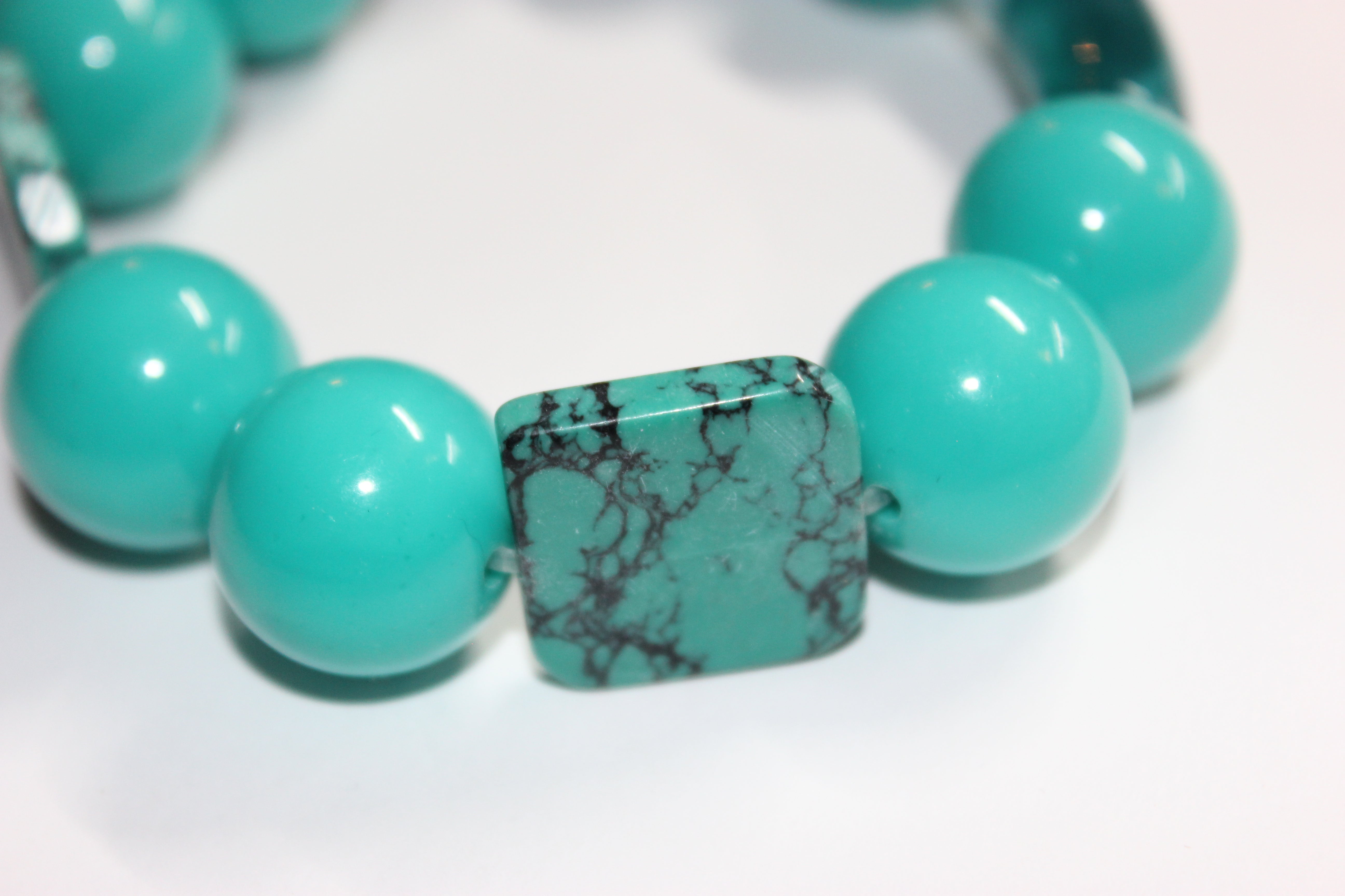 💪🏽Shades Of Turquoise Large Beaded Bracelet