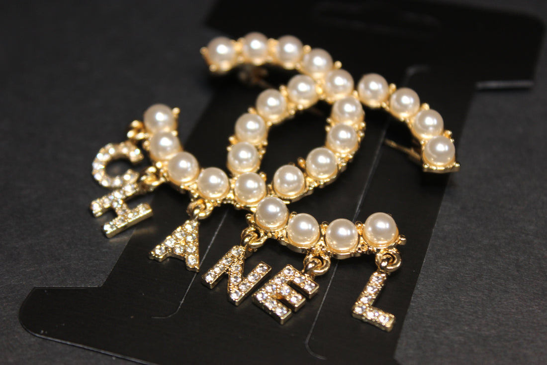 Pearl & Gold Brooch Pin
