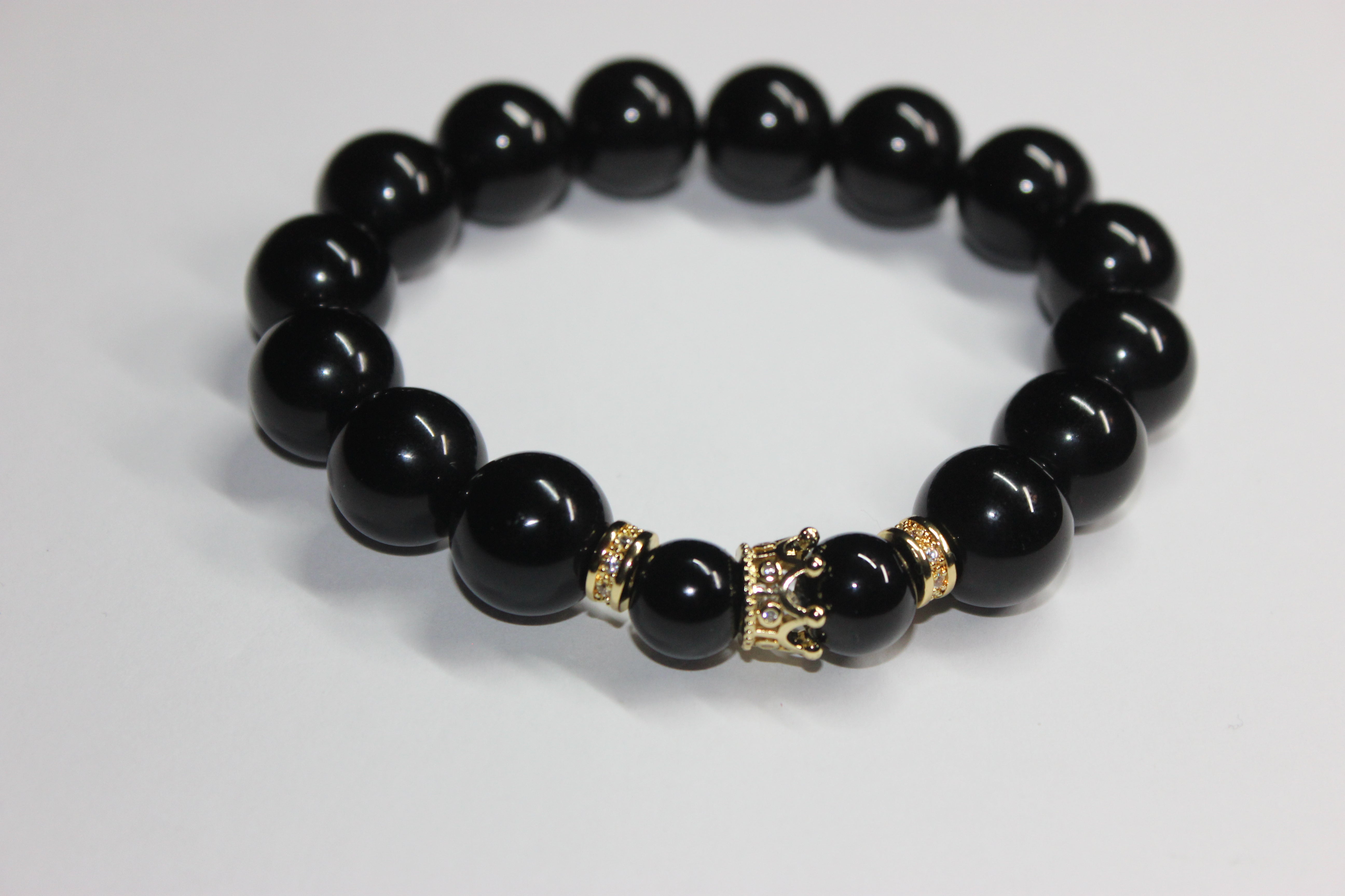 💪🏽 MENSWEAR 💪🏽  Black & Gold Crown Charm Bracelet