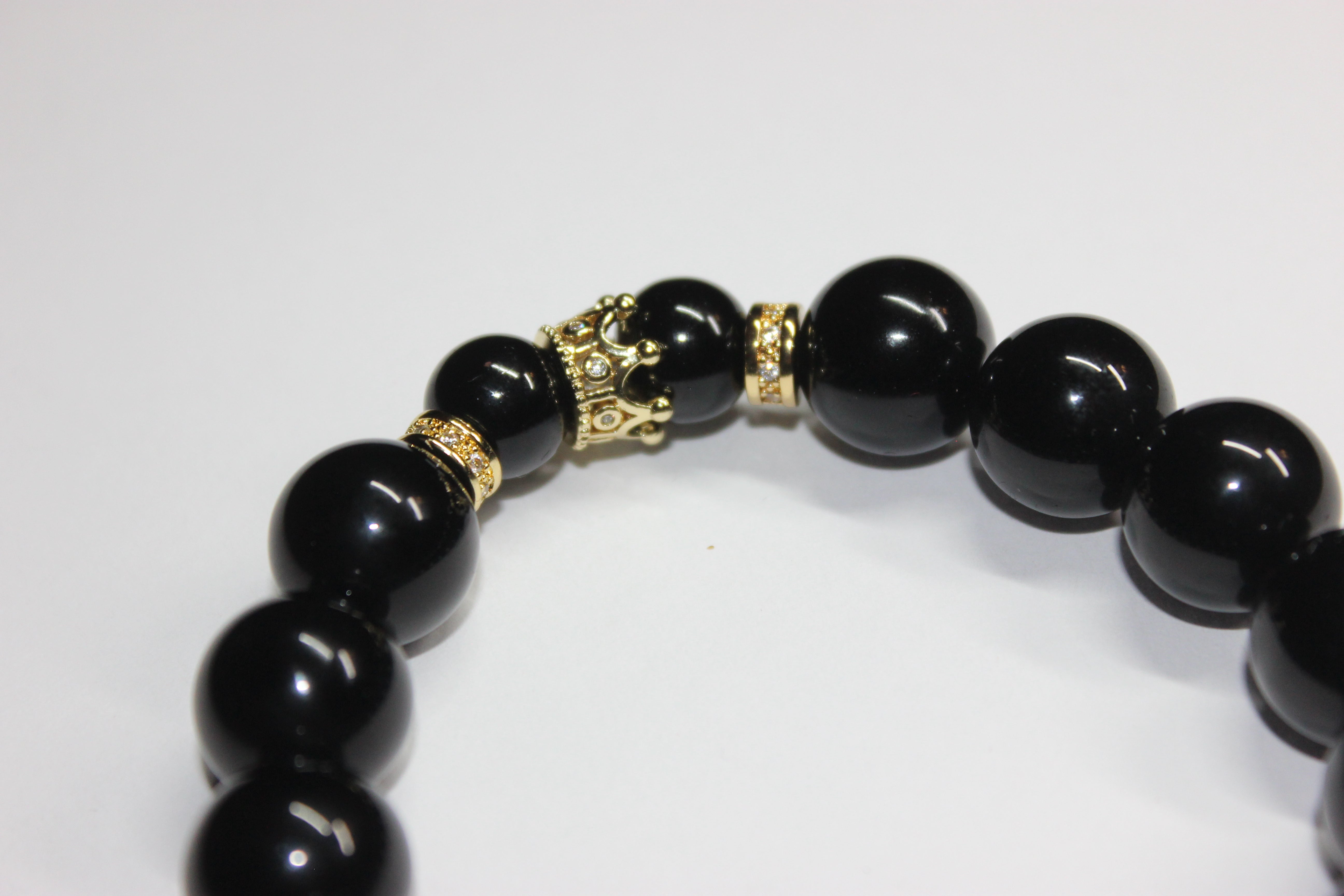 💪🏽 MENSWEAR 💪🏽  Black & Gold Crown Charm Bracelet