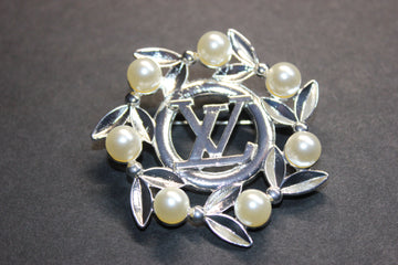 Pearl & Silver Brooch Pin