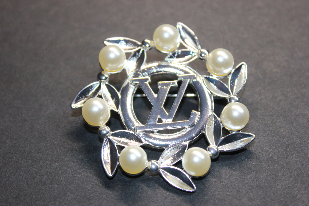 Pearl & Silver Brooch Pin