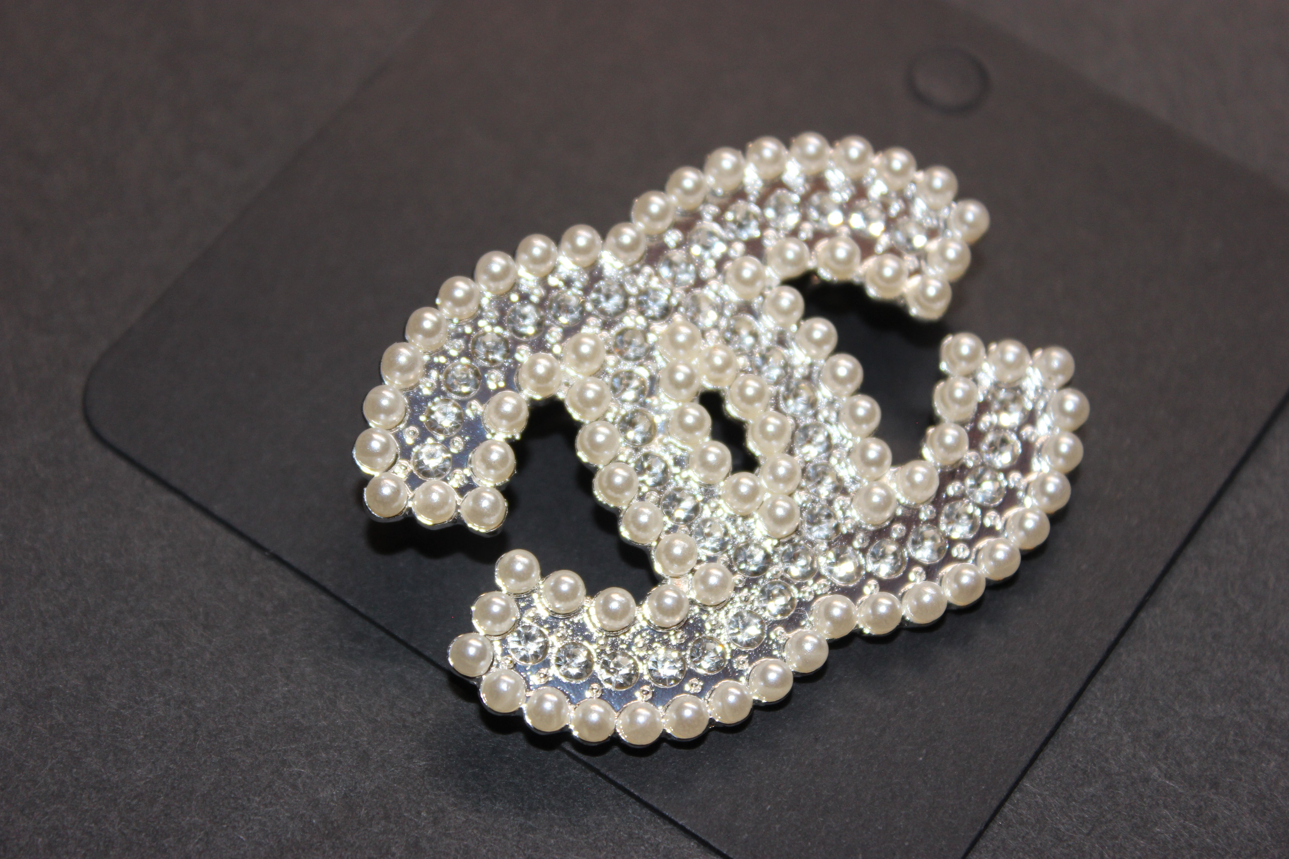Pearl & Silver Brooch Pin