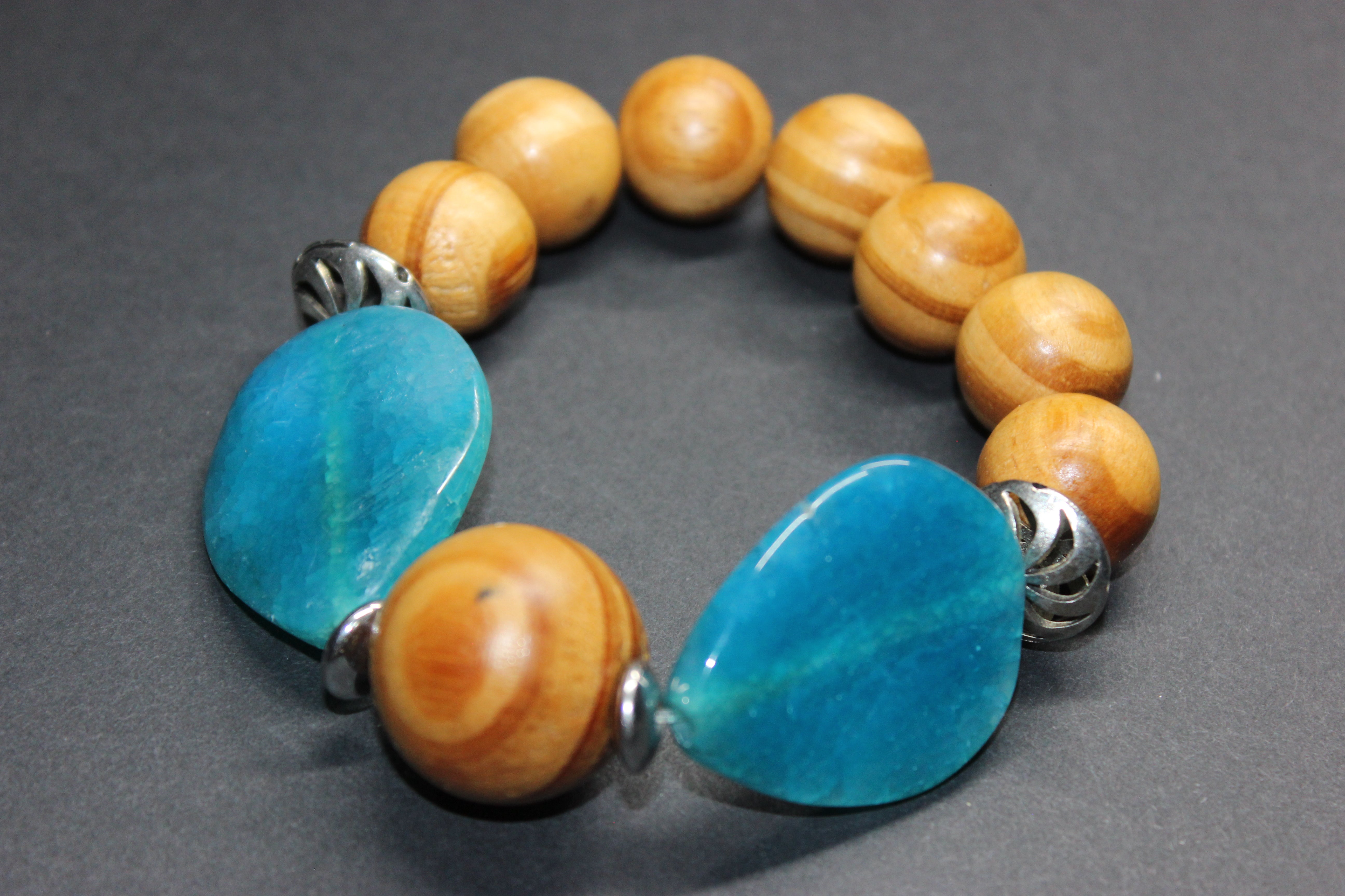 Denari Wooden Large Beaded Bracelet