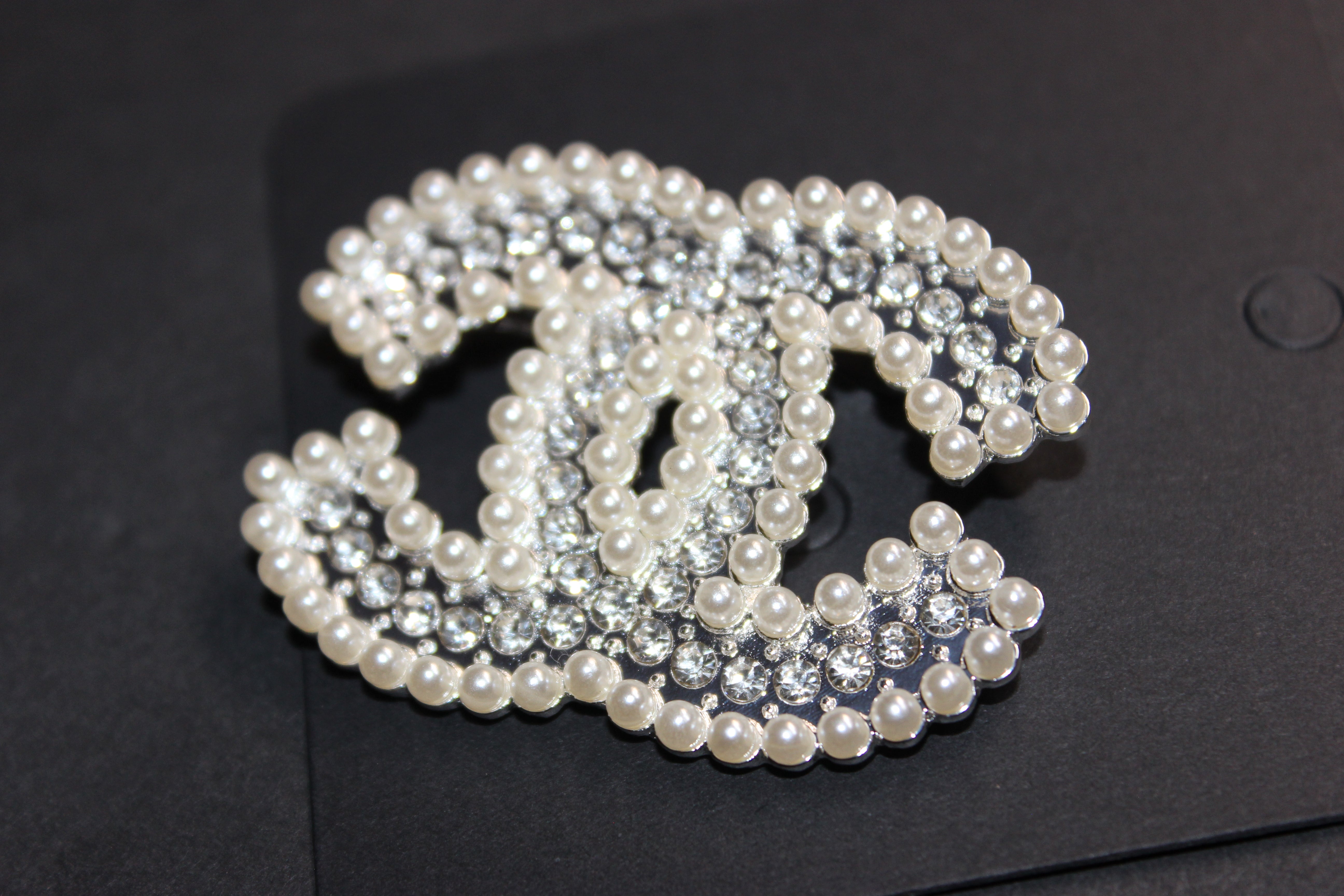 Pearl & Silver Brooch Pin