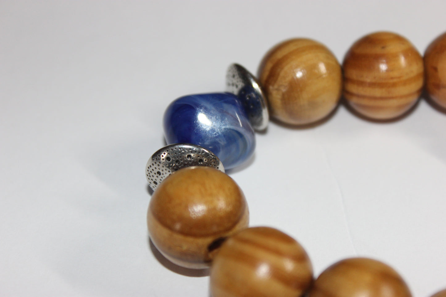 💪🏽MENSWEAR💪🏽 Tan & Blue Wood Beaded Bracelet