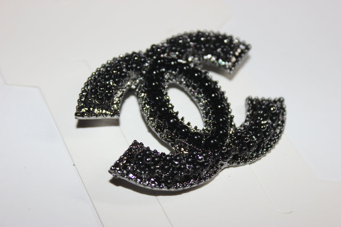 Black Pearl & Rhinestone Brooch Pin