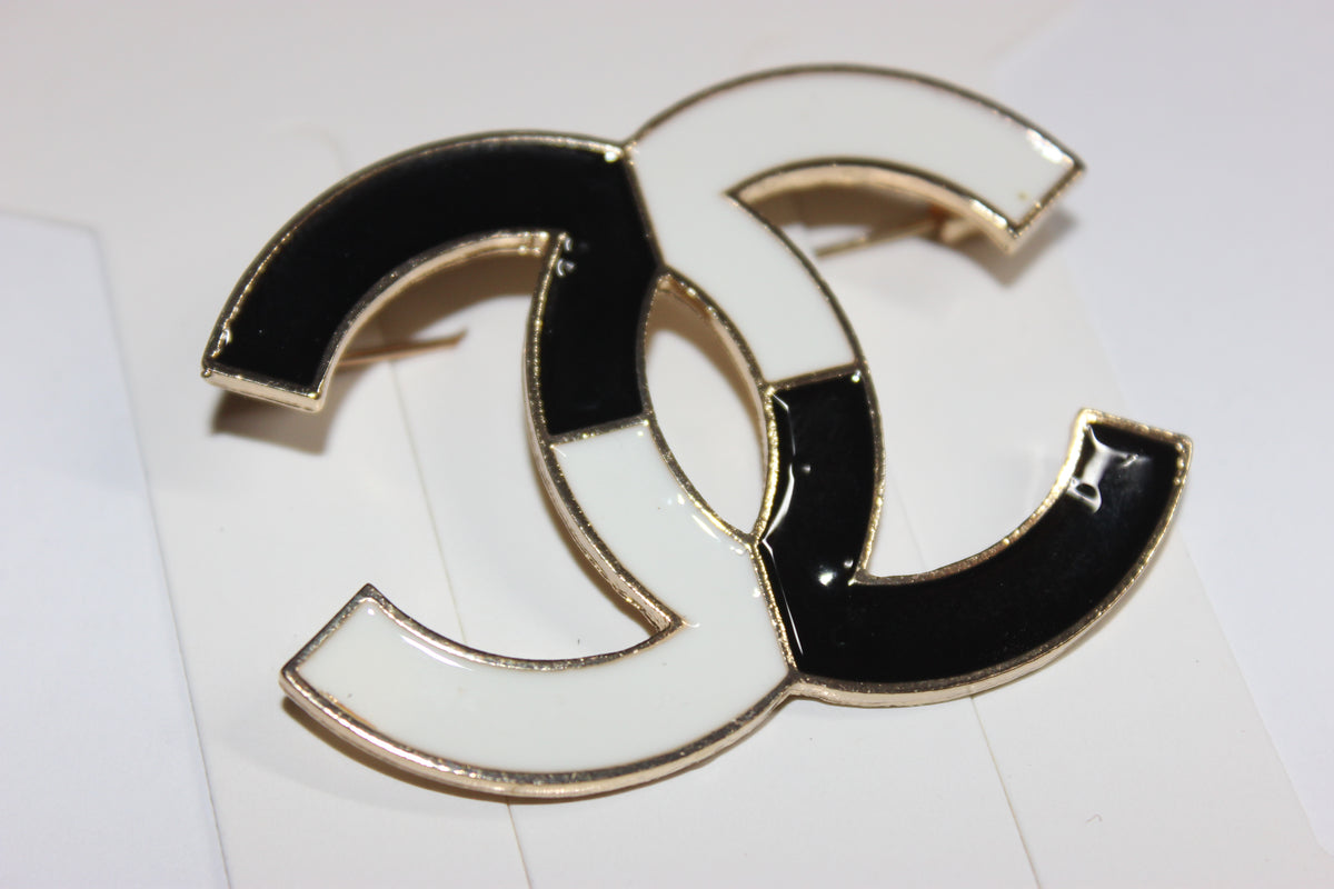 White Black & Gold Brooch Pin