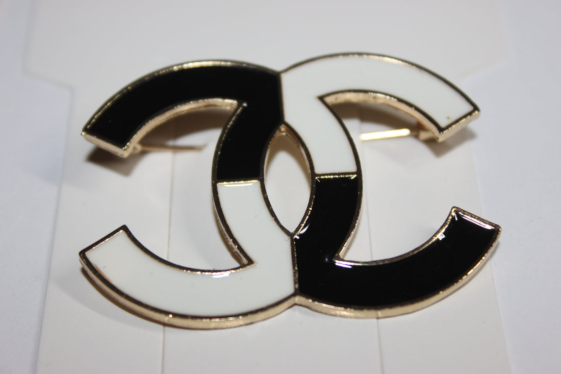 White Black & Gold Brooch Pin