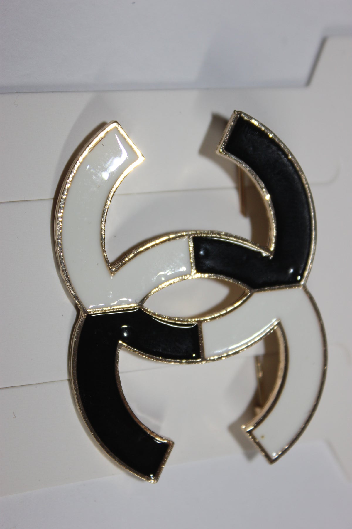 White Black & Gold Brooch Pin