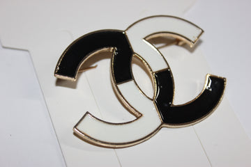 White Black & Gold Brooch Pin