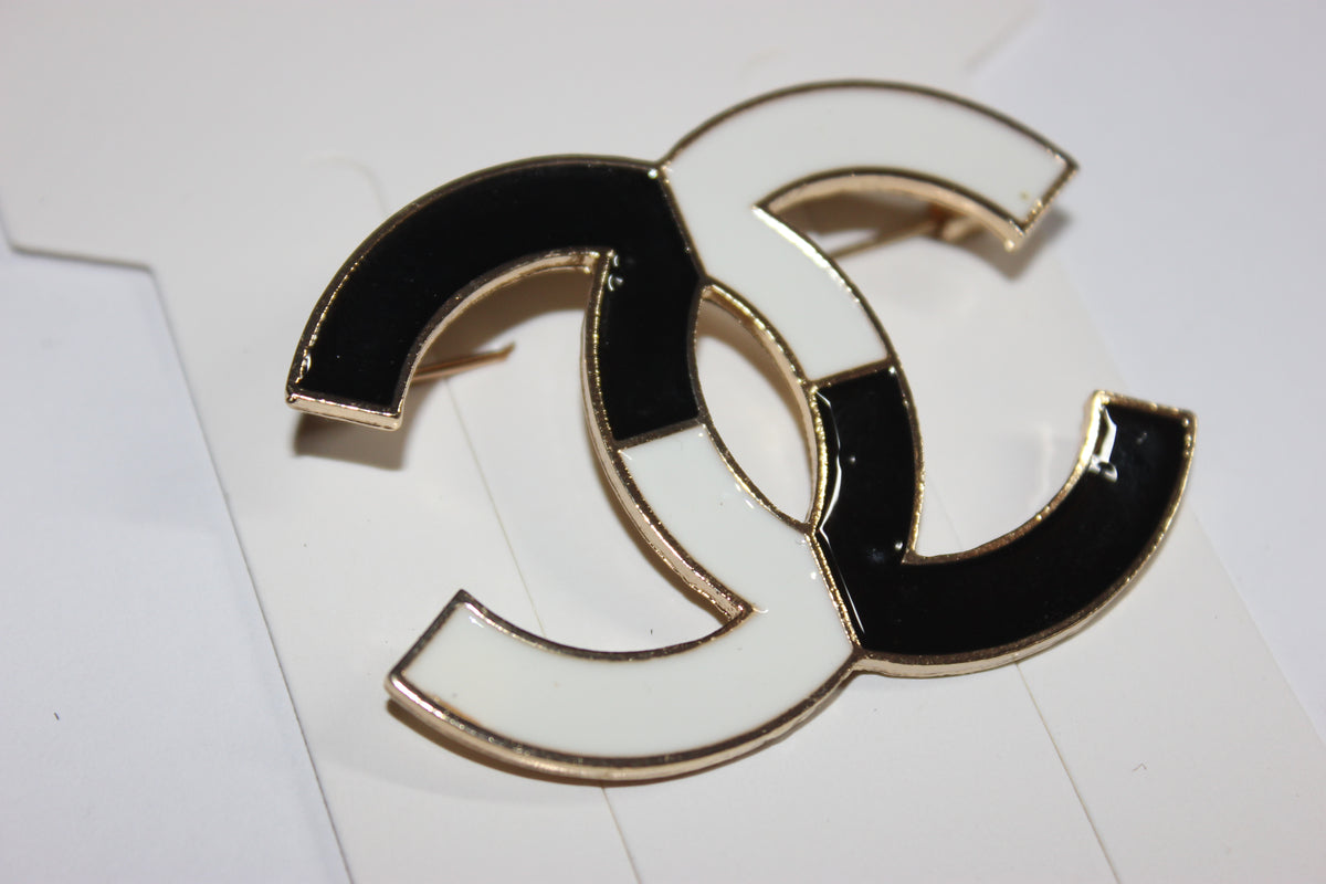 White Black & Gold Brooch Pin
