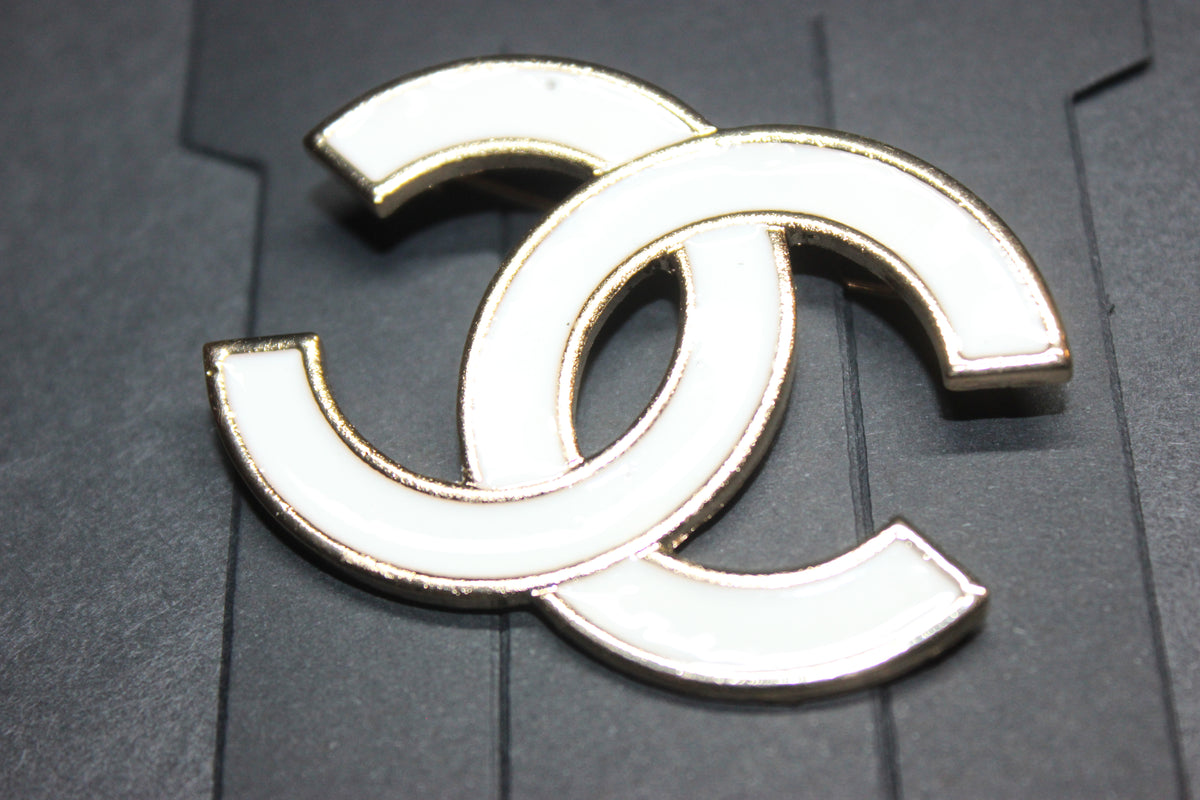 White & Gold Brooch Pin