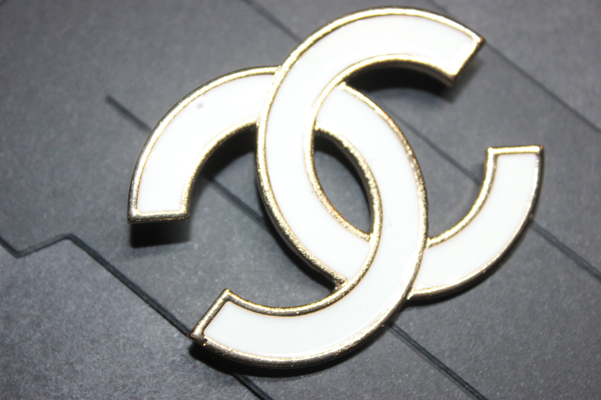White & Gold Brooch Pin