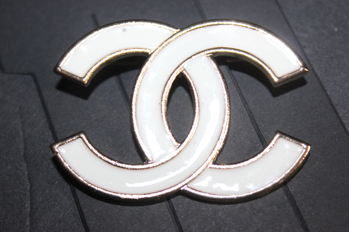 White & Gold Brooch Pin