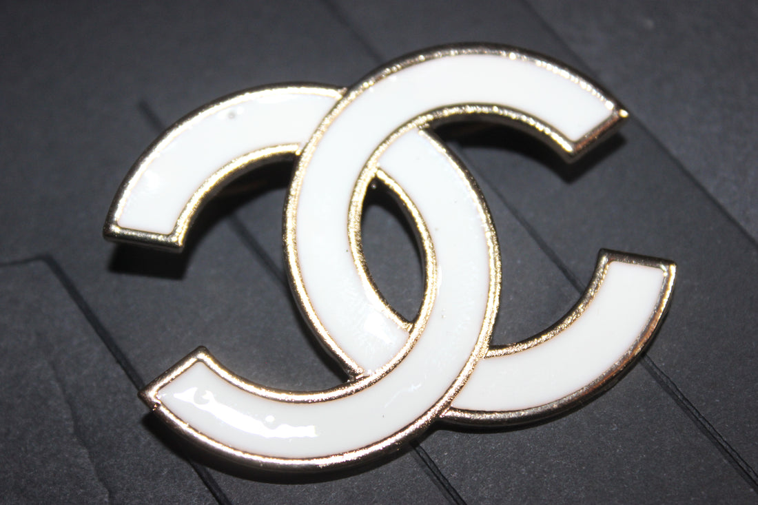 White & Gold Brooch Pin