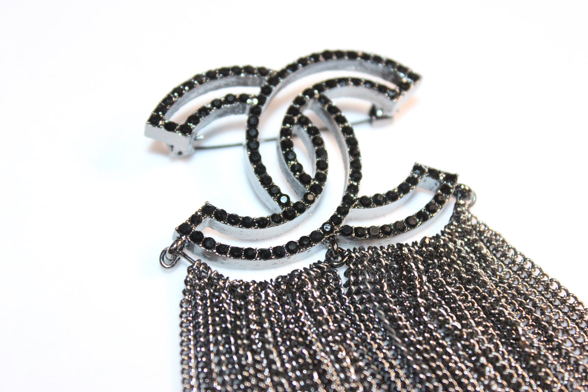 Black Rhinestone Chain Brooch Pin